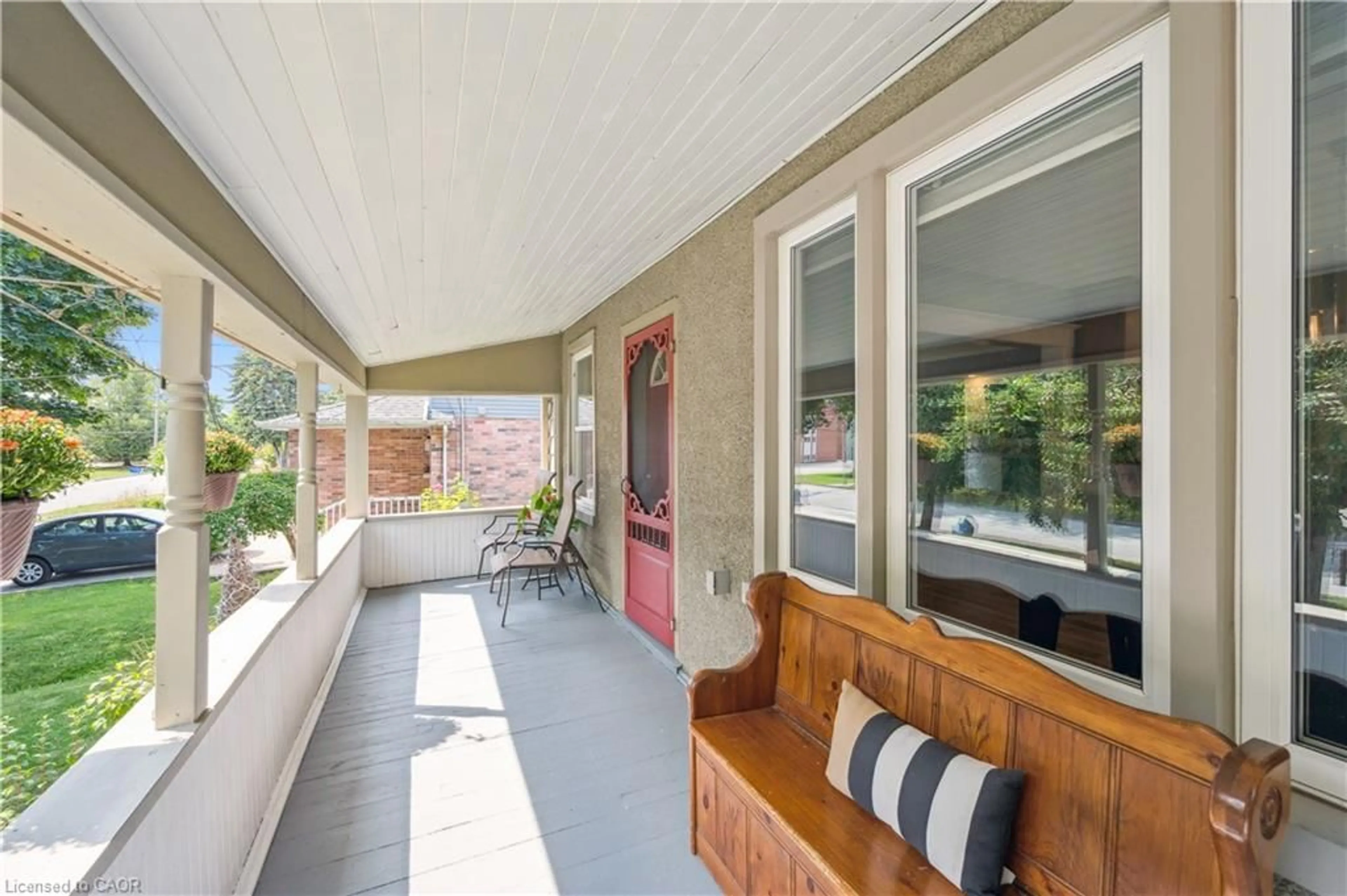 Patio, street for 310 Kitchener Rd, Cambridge Ontario N3H 1A6