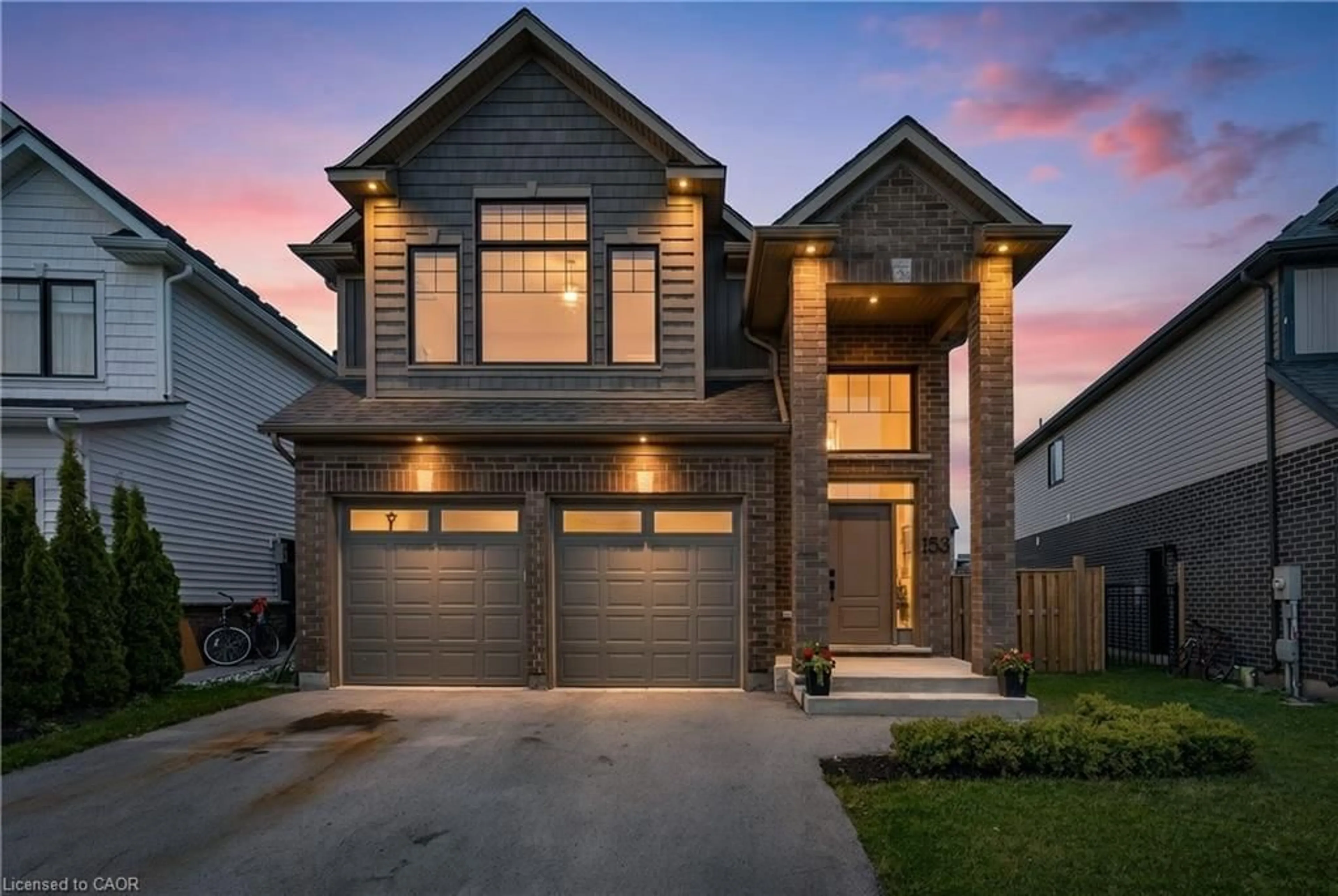 Home with brick exterior material, street for 153 Susan Dr, Fonthill Ontario L3E 0B2
