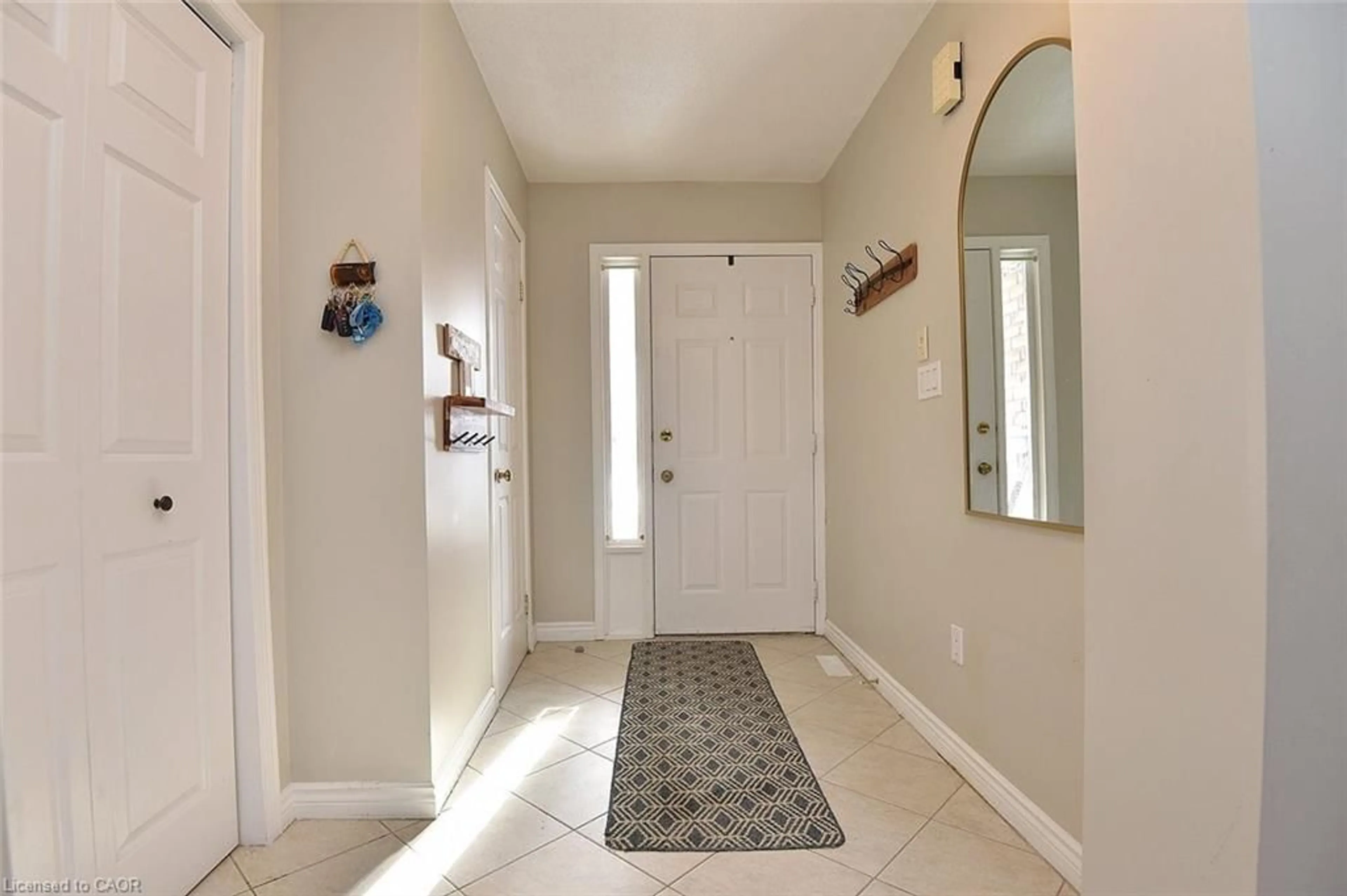 Indoor entryway for 109 Wilson St #15, Ancaster Ontario L9G 1N4