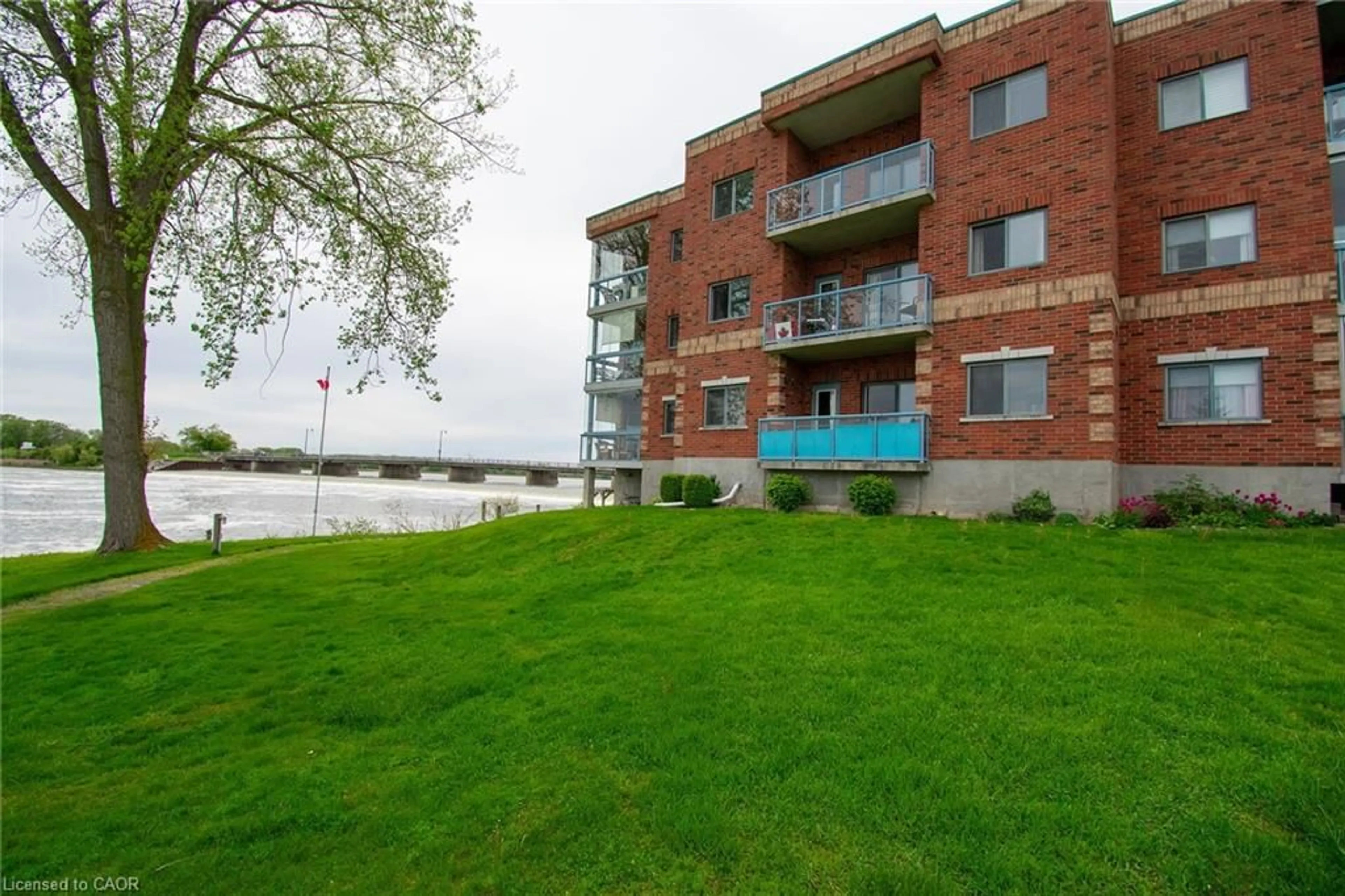Patio, water/lake/river/ocean view for 210 Main St #205, Dunnville Ontario N1A 3G7