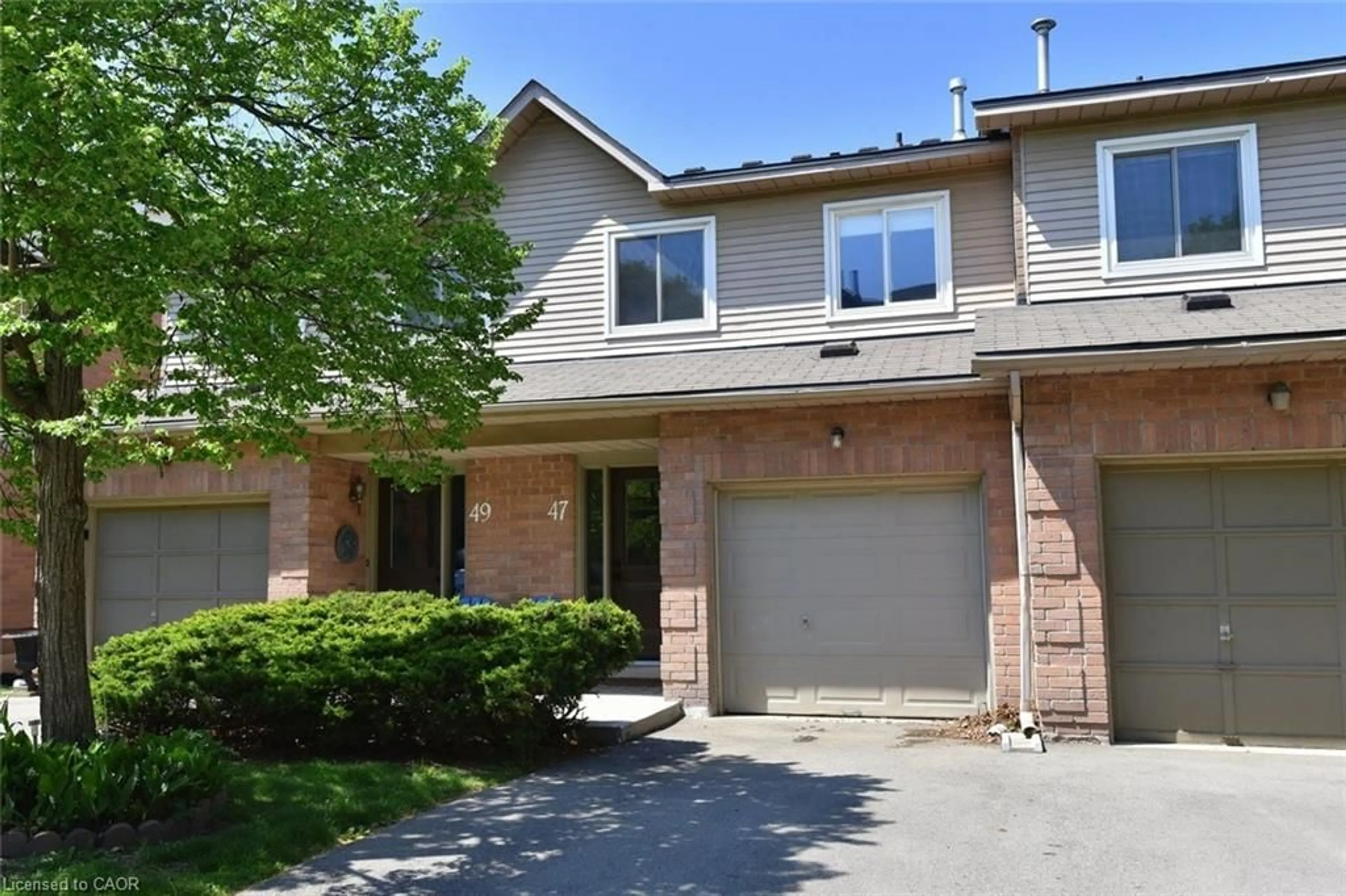 Home with brick exterior material, street for 26 Moss Blvd #47, Dundas Ontario L9H 6W8