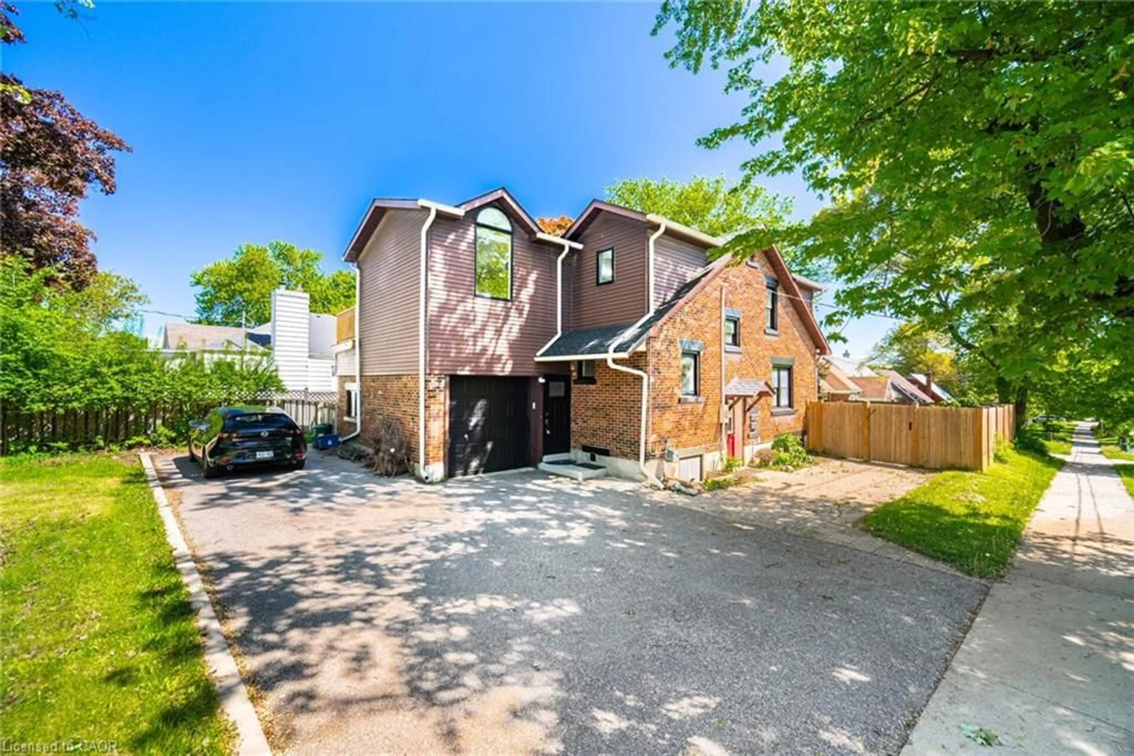 A pic from outside/outdoor area/front of a property/back of a property/a pic from drone, street for 64 Sheldon Ave, Kitchener Ontario N2H 3M4