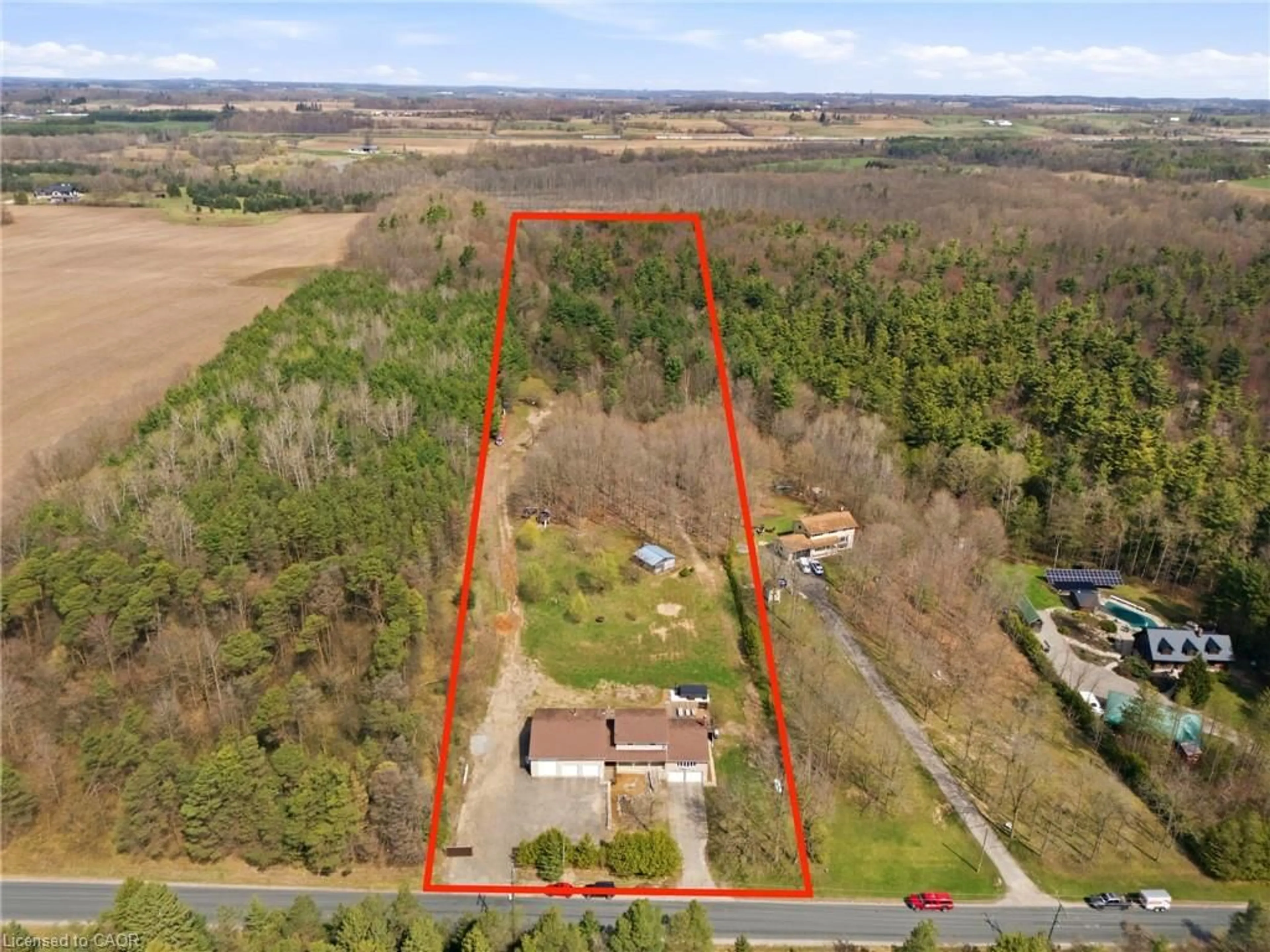 A pic from outside/outdoor area/front of a property/back of a property/a pic from drone, building for 827511 Township 8 Rd, Drumbo Ontario N0J 1G0