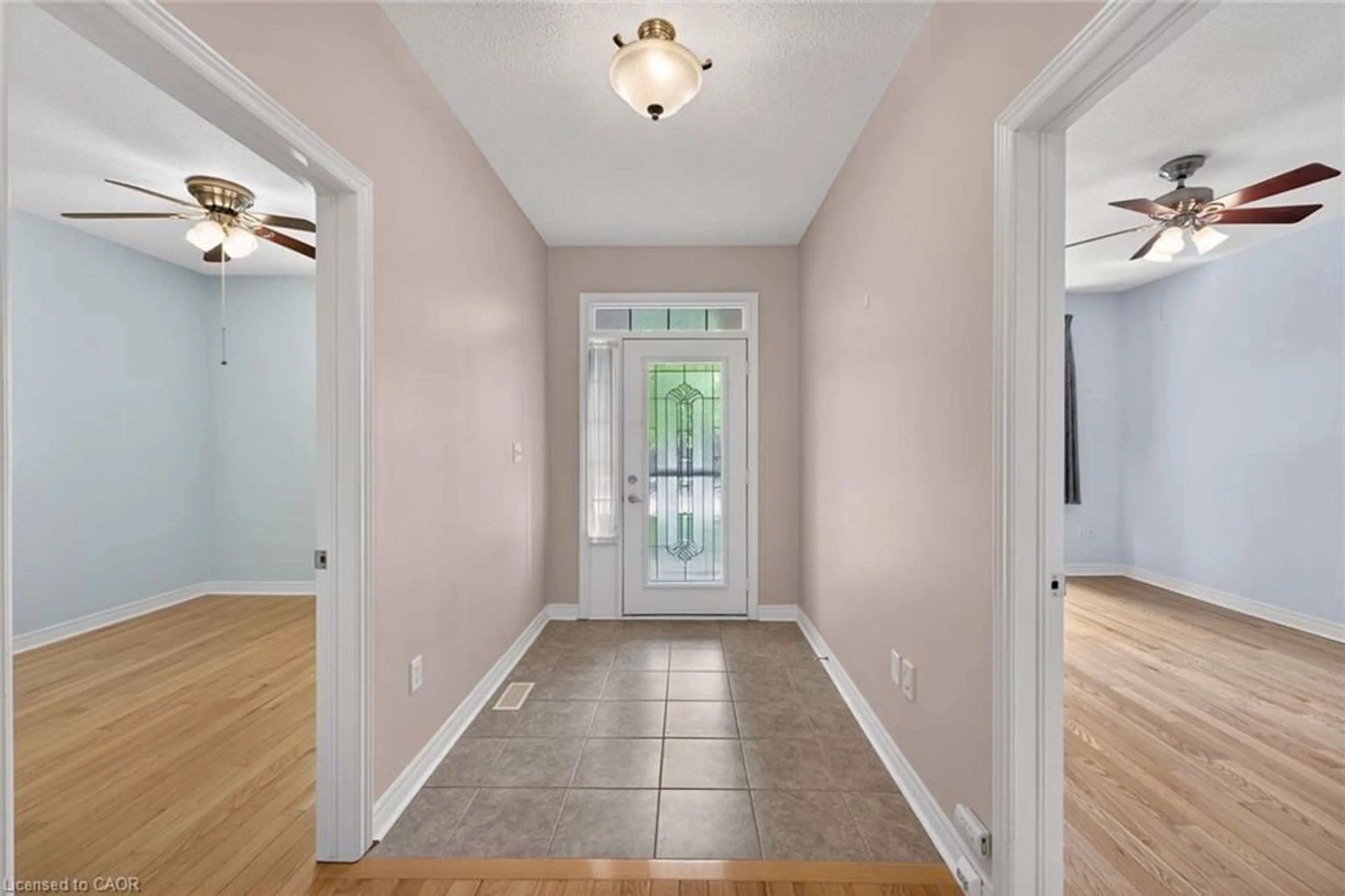 Indoor entryway for 44 Riveroaks Dr, Mount Hope Ontario L0R 1W0