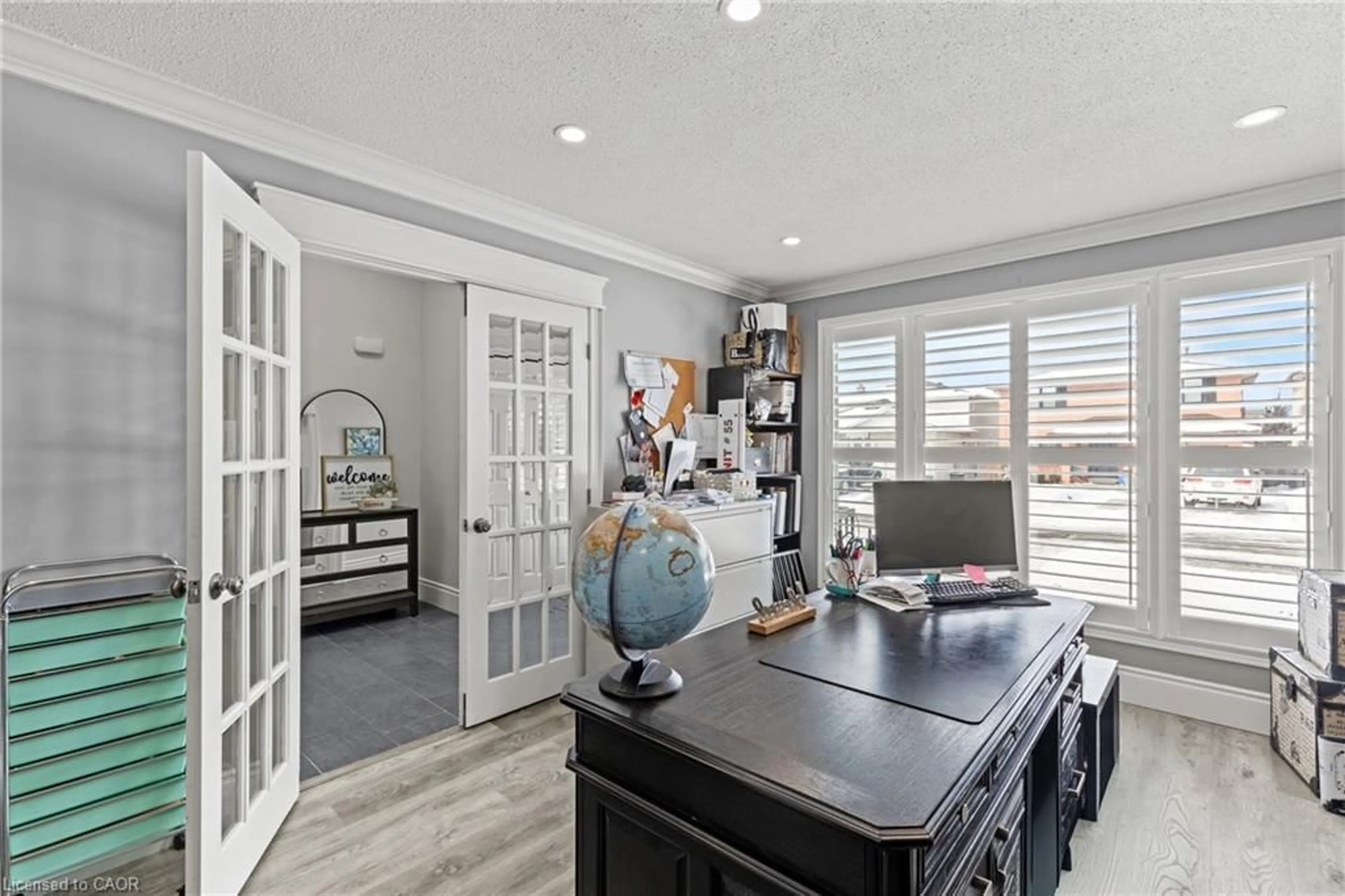 A pic of a room for 27 Barbara Crt, Hamilton Ontario L8W 2M1