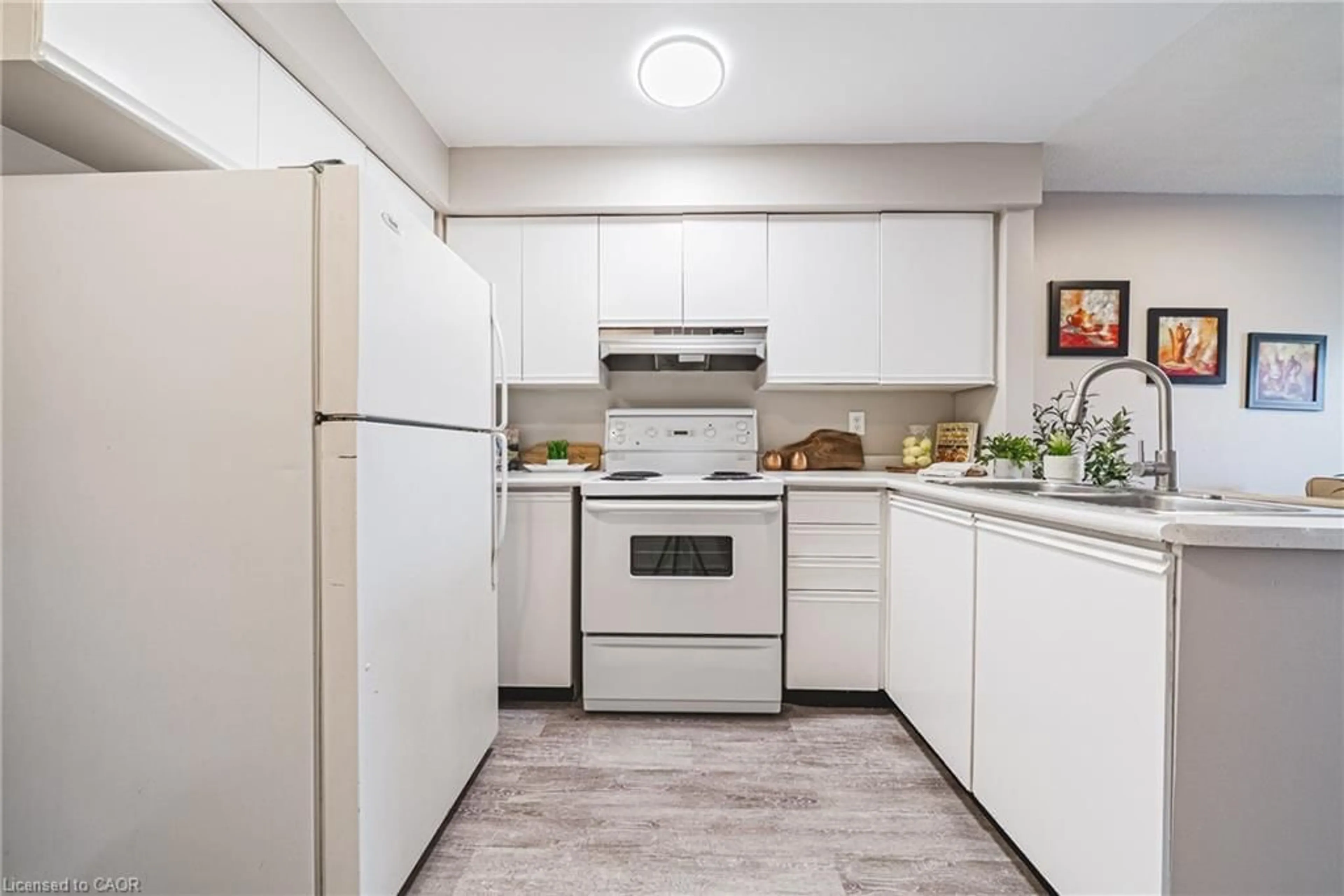 Standard kitchen, unknown for 67 Valleyview Rd #46, Kitchener Ontario N2E 3J1