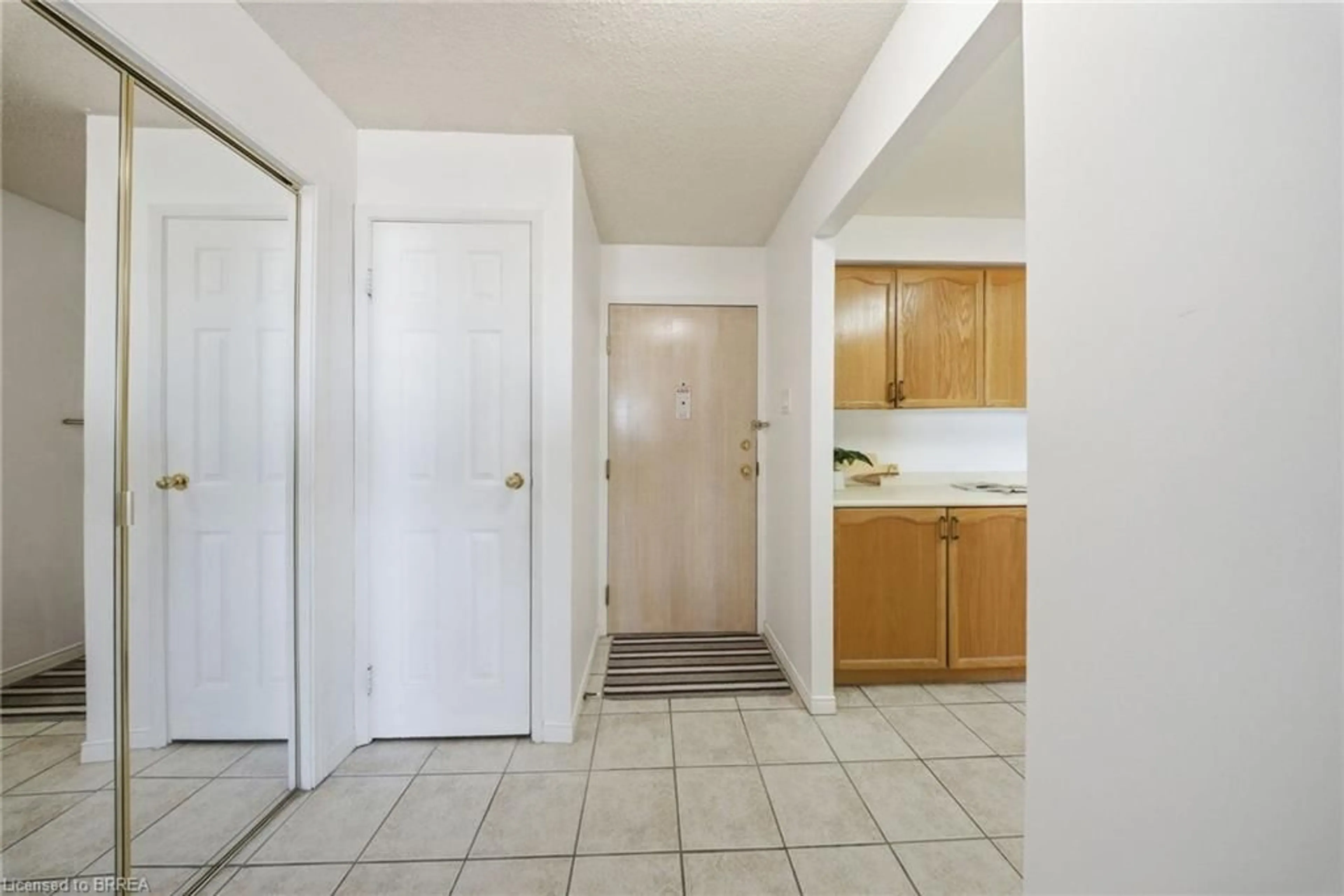 Unknown for 9 Bonheur Crt #716, Brantford Ontario N3P 1Z5