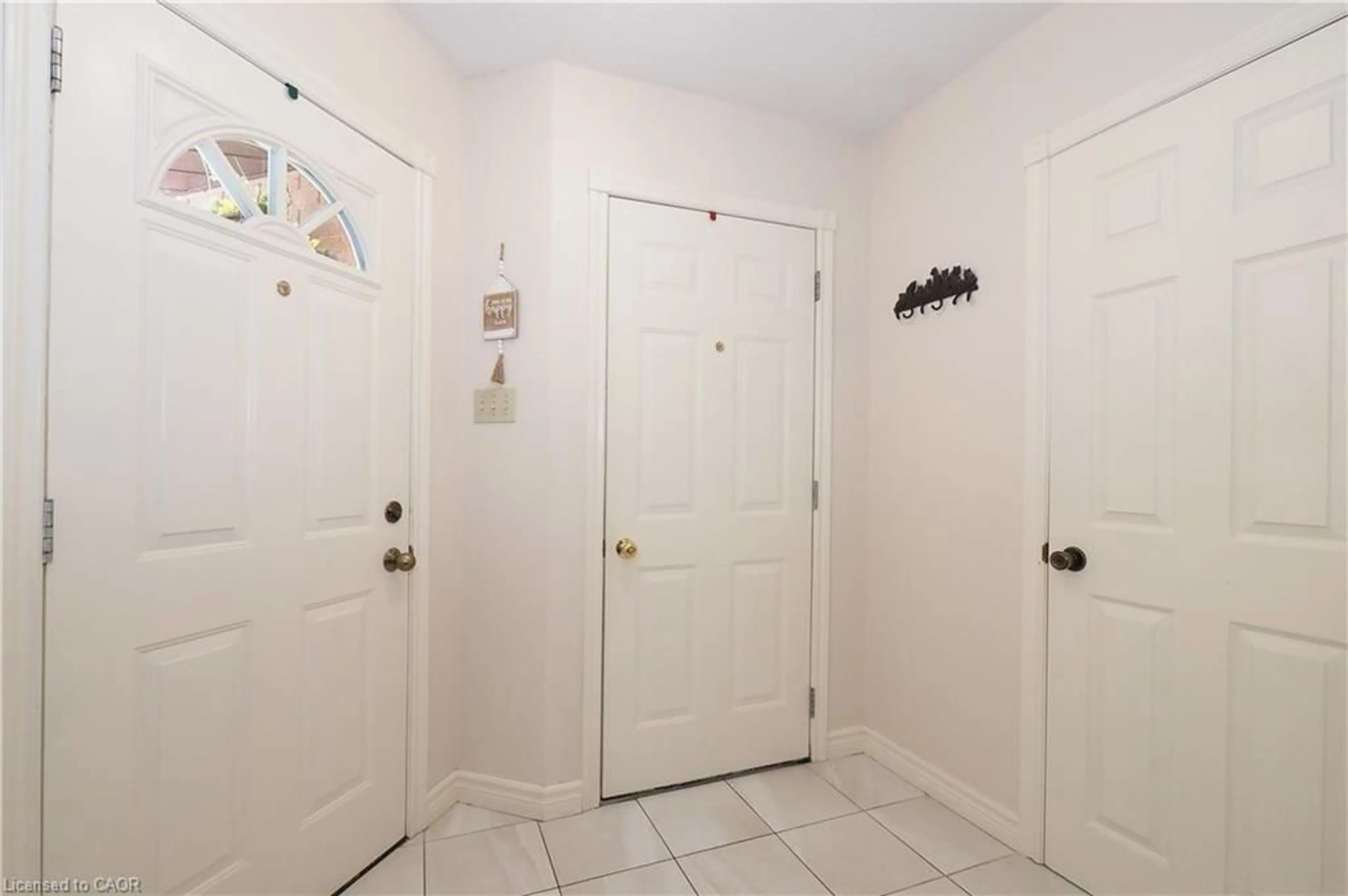 Indoor entryway for 130A Miller Cres, Palmerston Ontario N0G 2P0