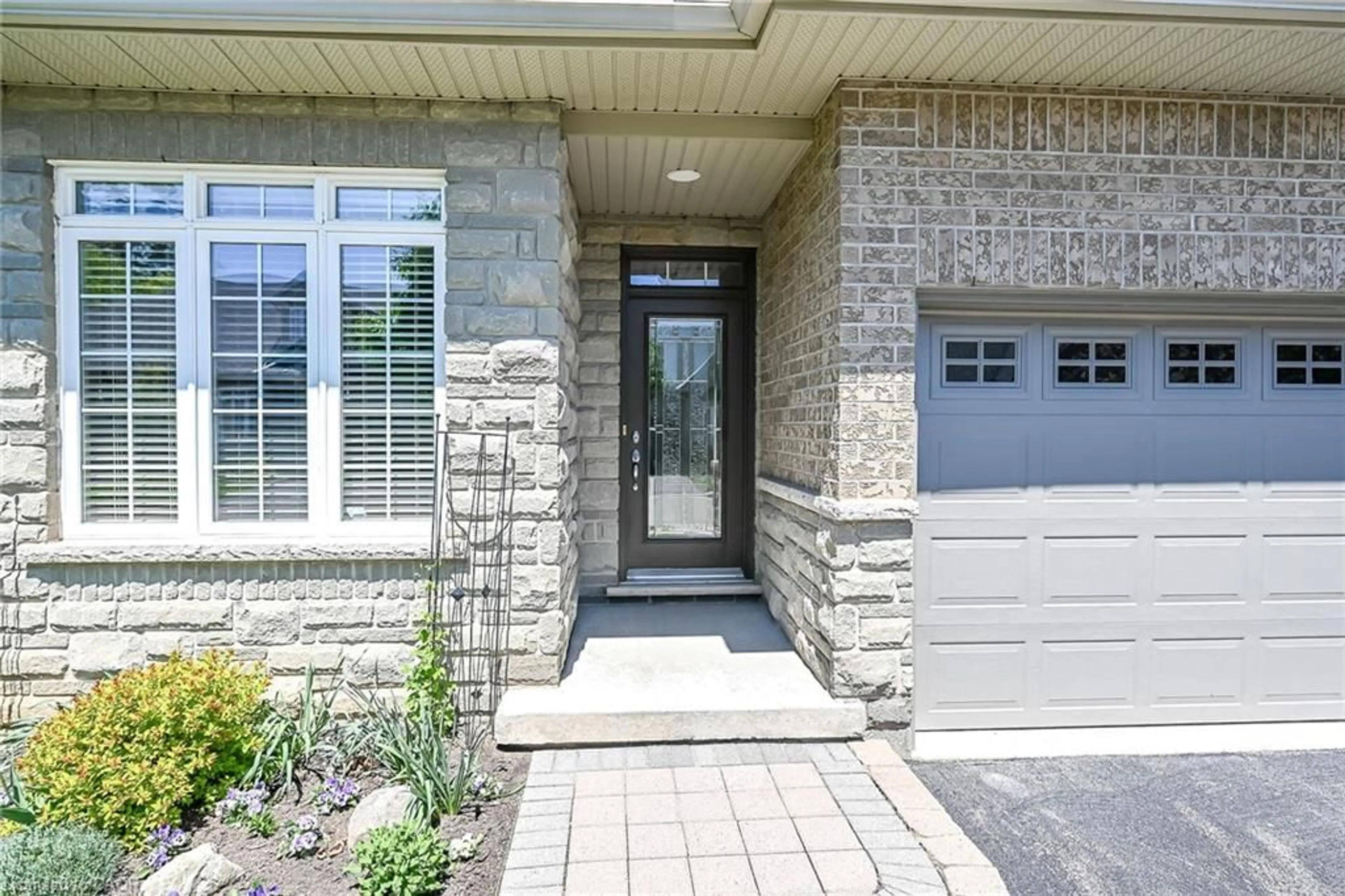 Unknown for 9 Grovetree Trail, Hamilton Ontario L9B 0B7