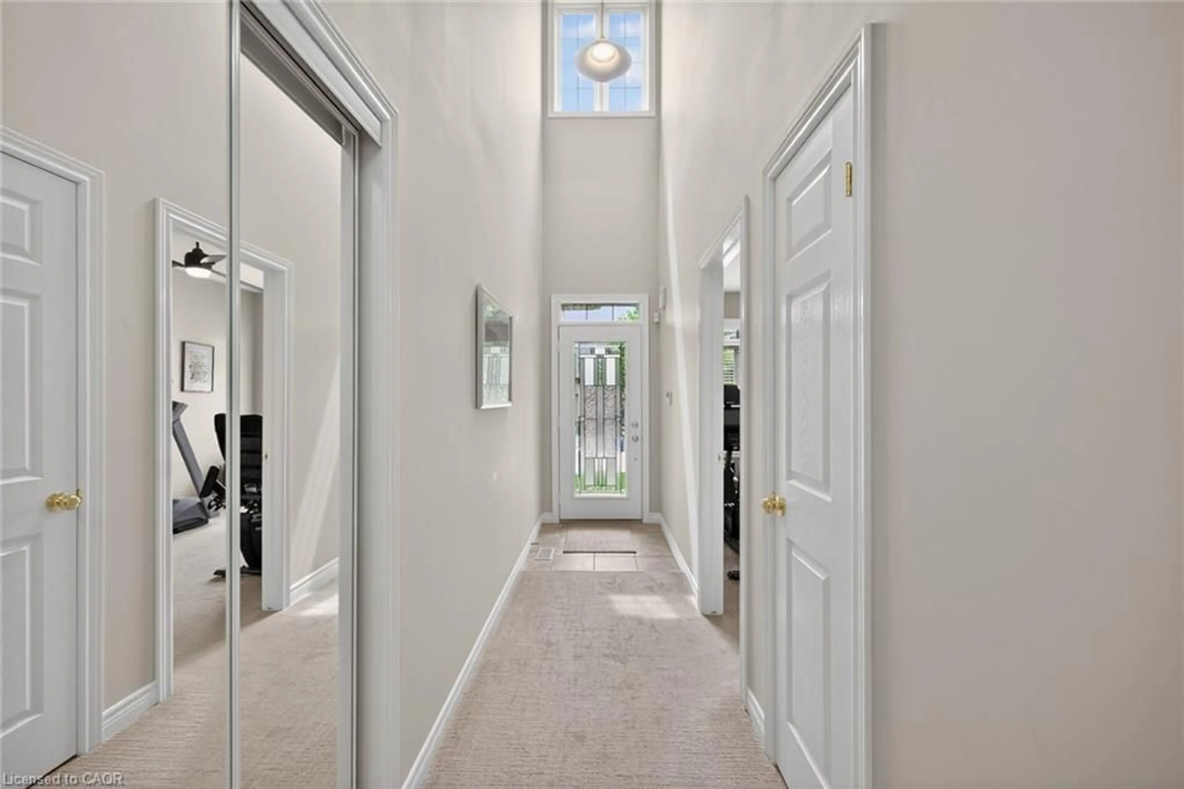 Indoor foyer for 9 Grovetree Trail, Hamilton Ontario L9B 0B7