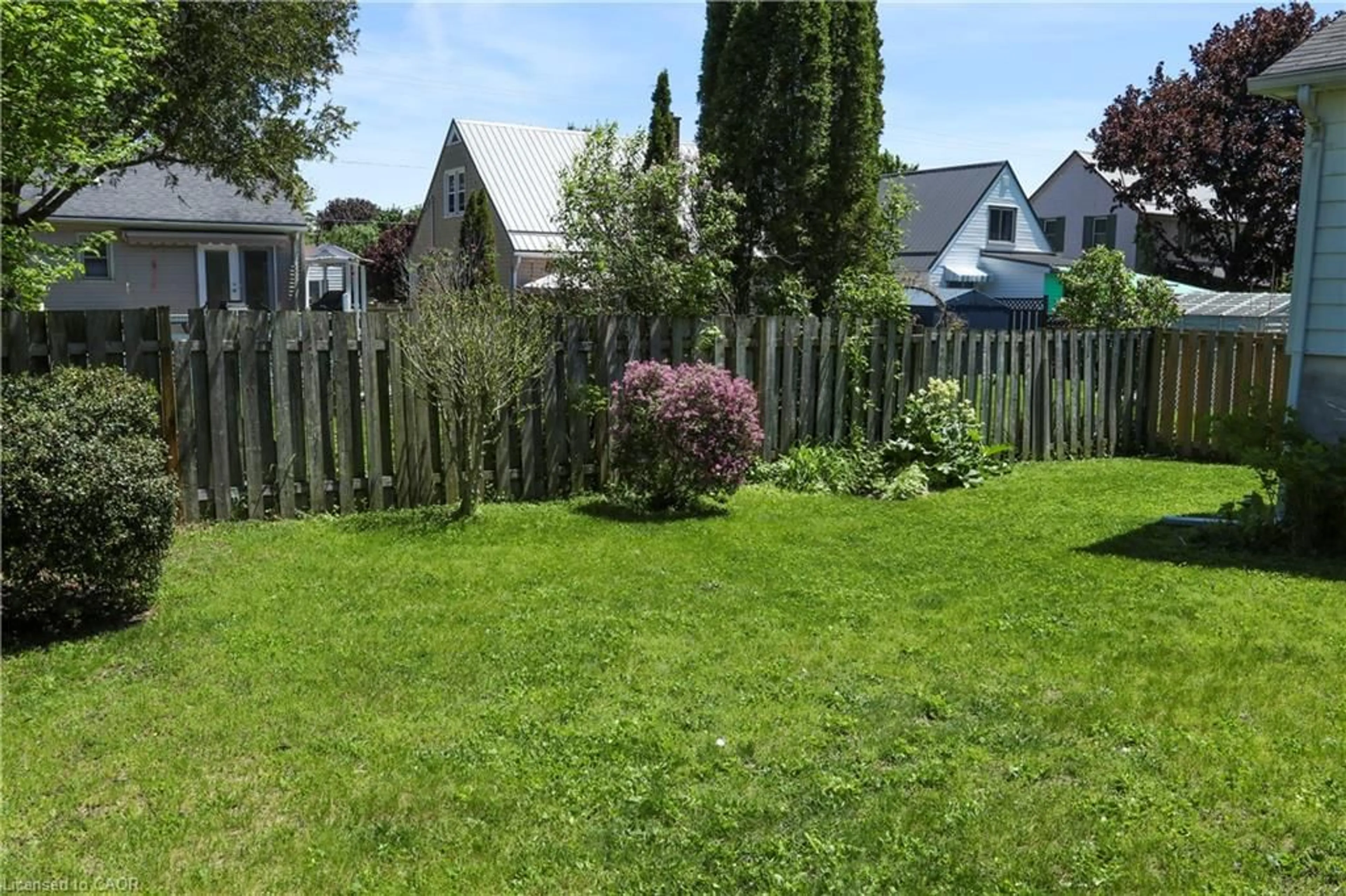 A pic from outside/outdoor area/front of a property/back of a property/a pic from drone, street for 15 Richard Ave, Simcoe Ontario N3Y 3J1