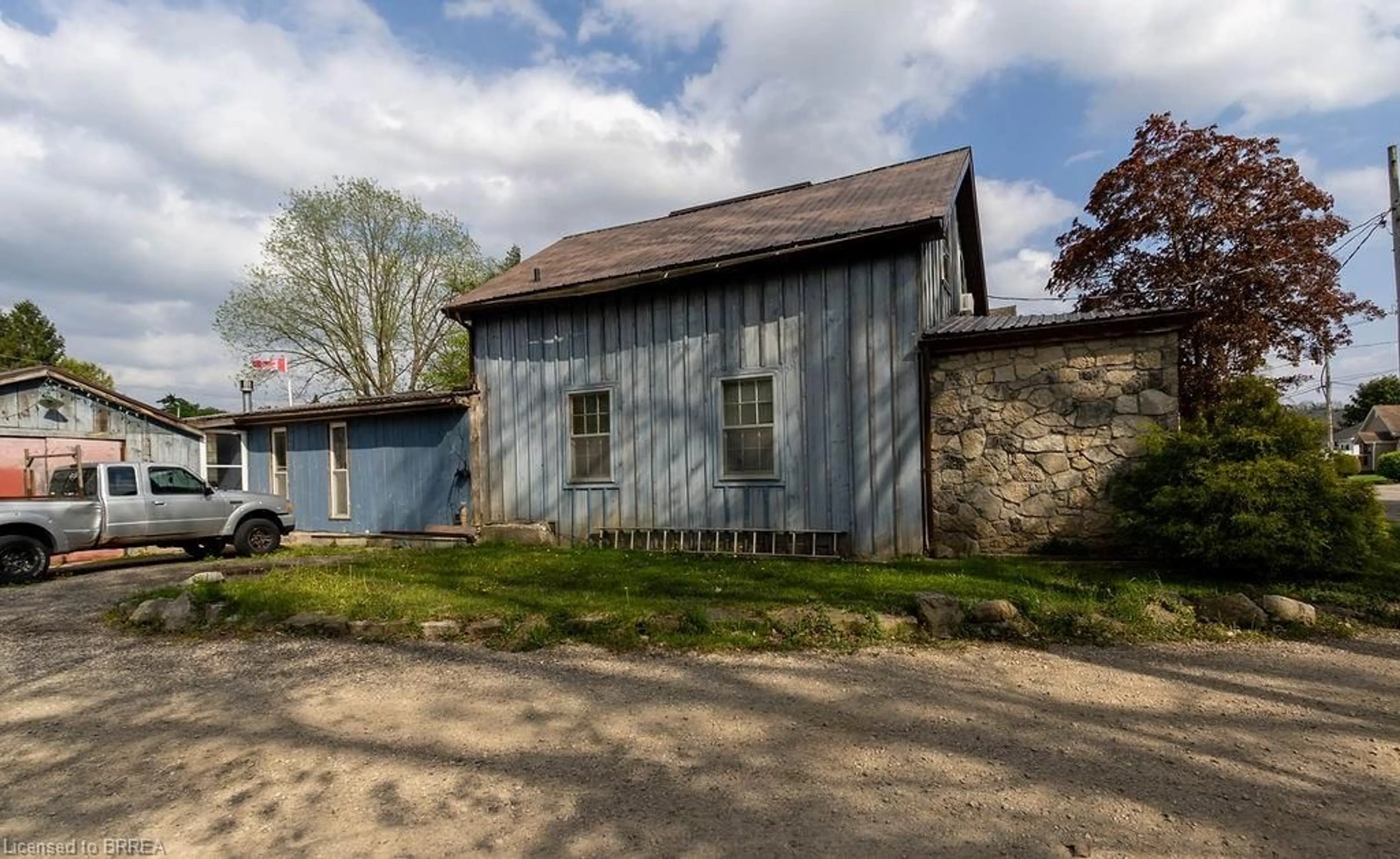 Shed for 39 Elm St, Paris Ontario N3L 2L8
