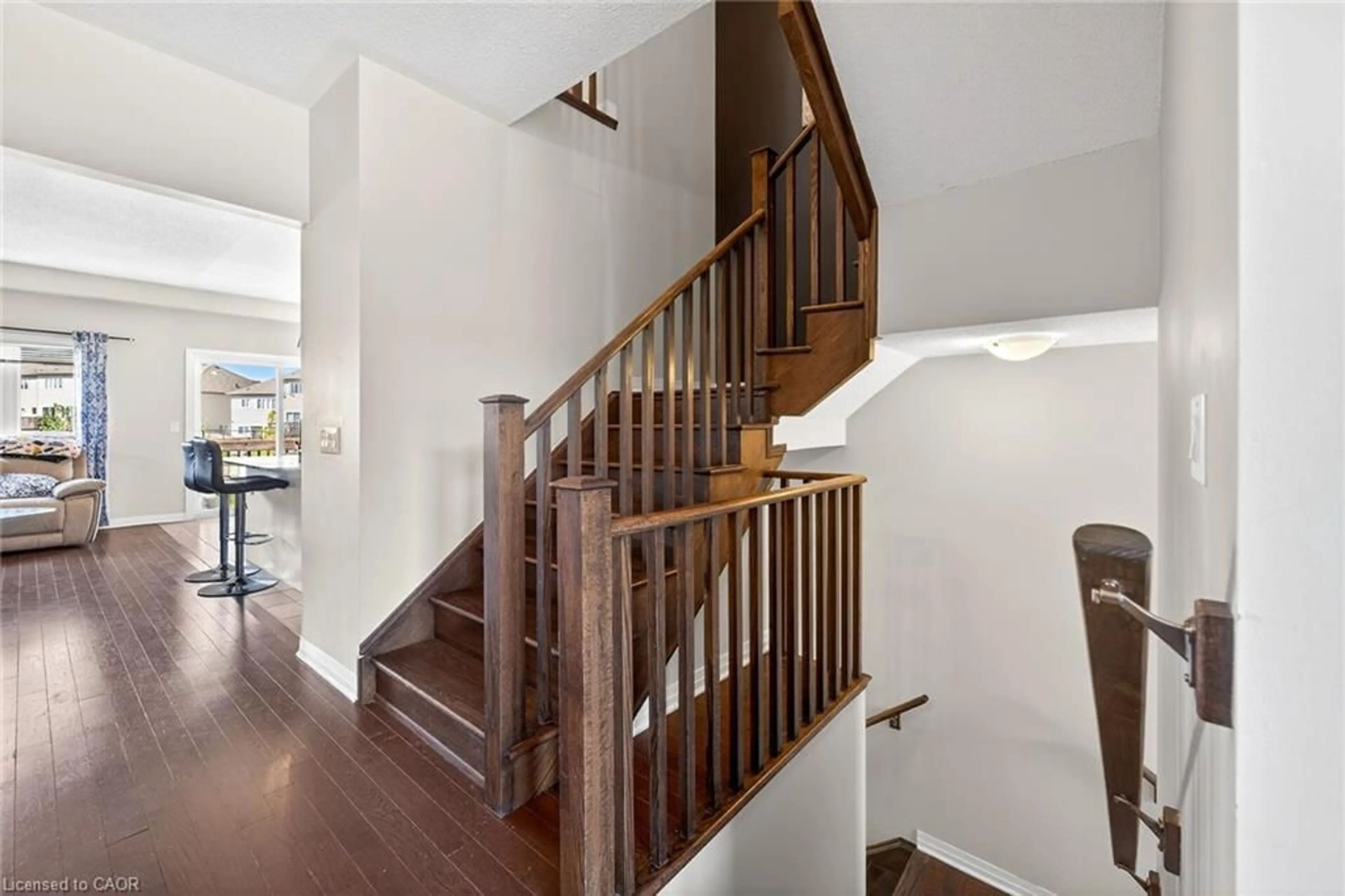 Stairs for 4061 Maitland St, Beamsville Ontario L3J 0R7
