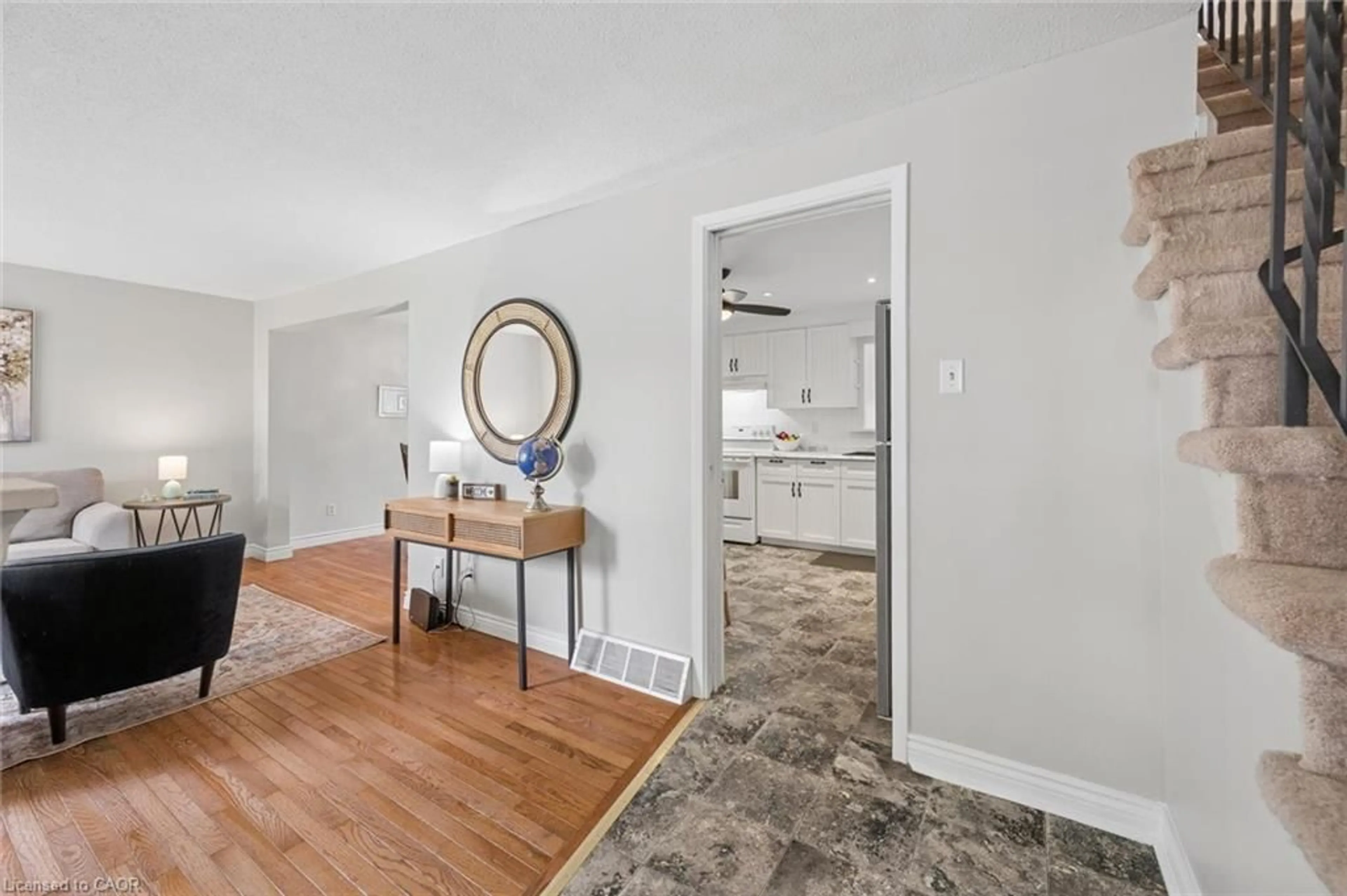 Indoor entryway for 50 Lewis Cres, Kitchener Ontario N2A 2T6