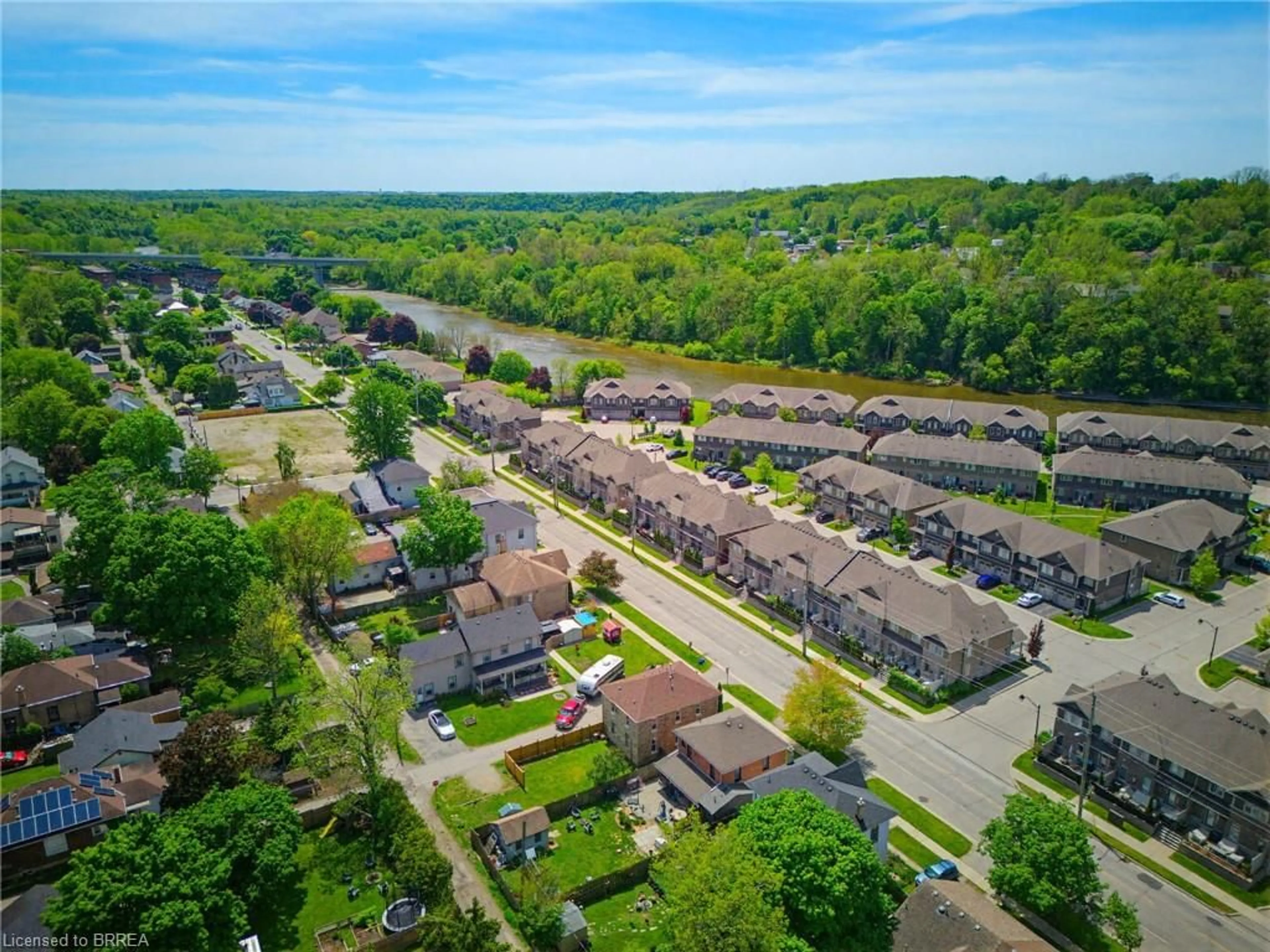 A pic from outside/outdoor area/front of a property/back of a property/a pic from drone, street for 80 Willow St #84, Paris Ontario N3L 0C6