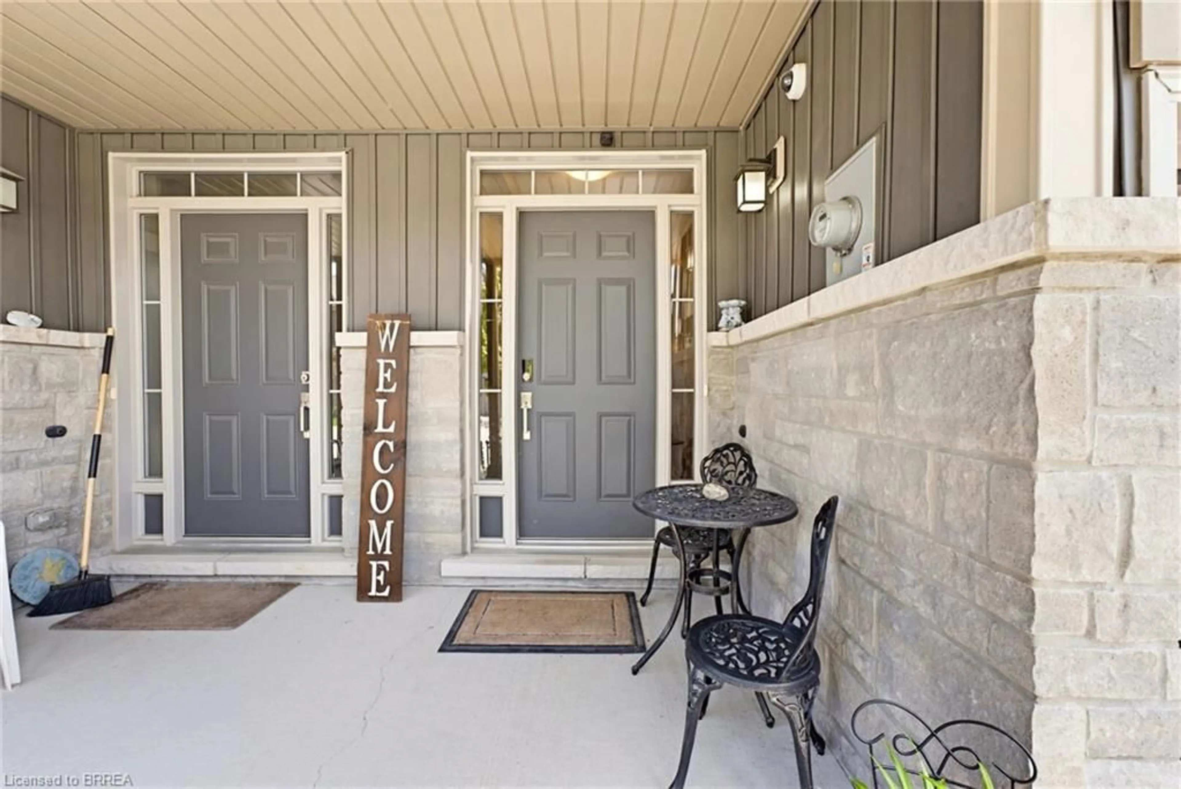 Indoor entryway for 80 Willow St #84, Paris Ontario N3L 0C6