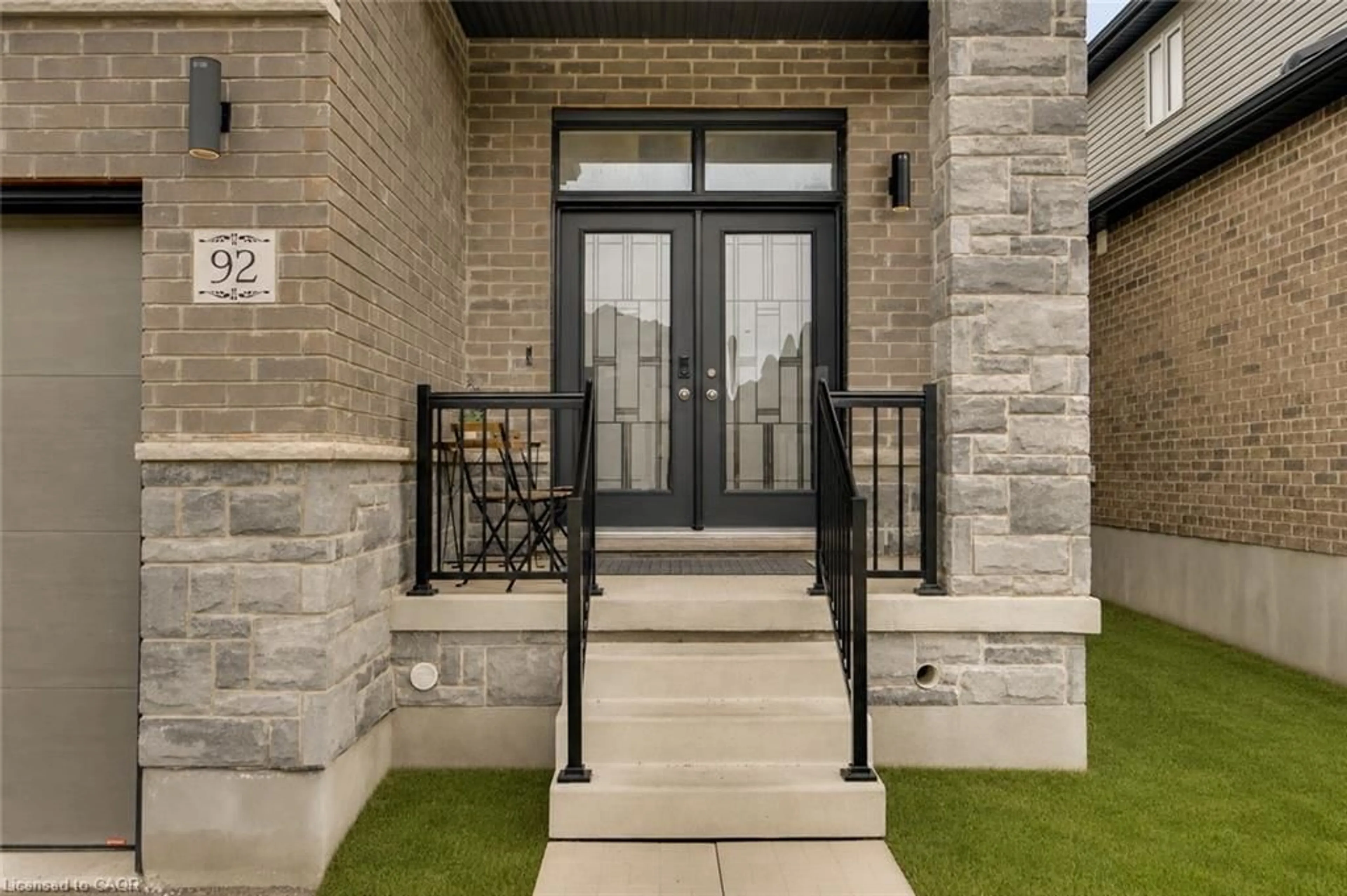 Indoor entryway for 92 Sass Cres, Paris Ontario N3L 0J3