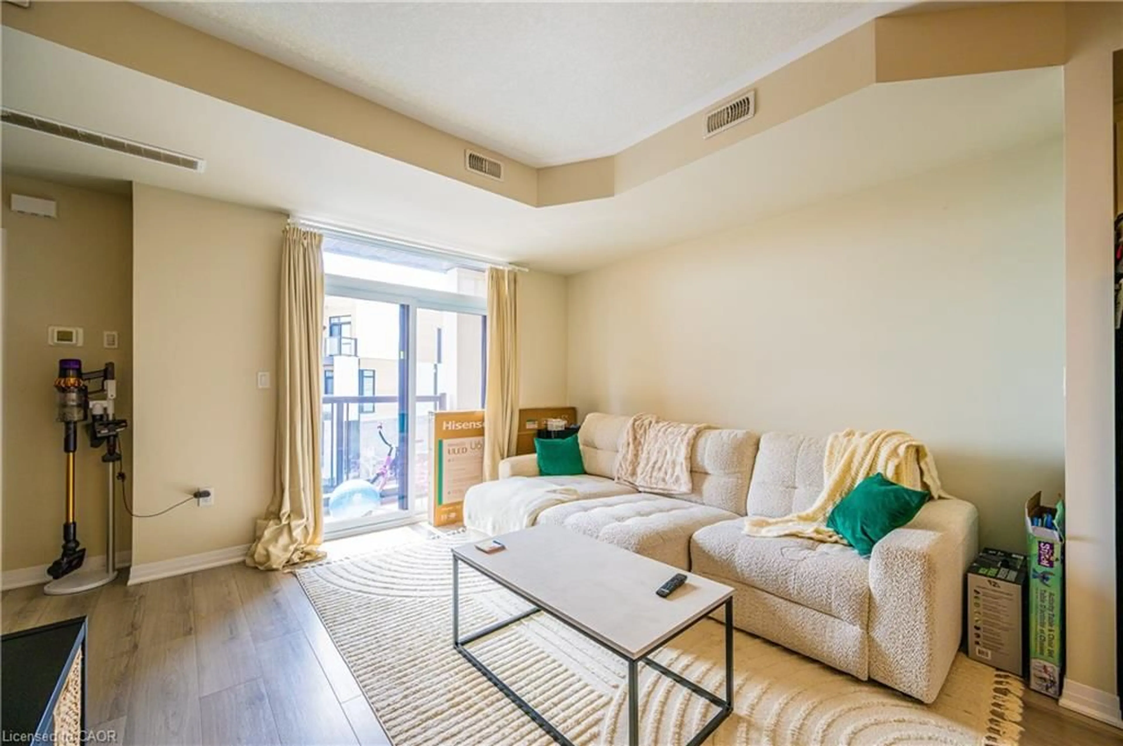 Living room with furniture, unknown for 142 Foamflower Pl #7, Waterloo Ontario N2V 0J1