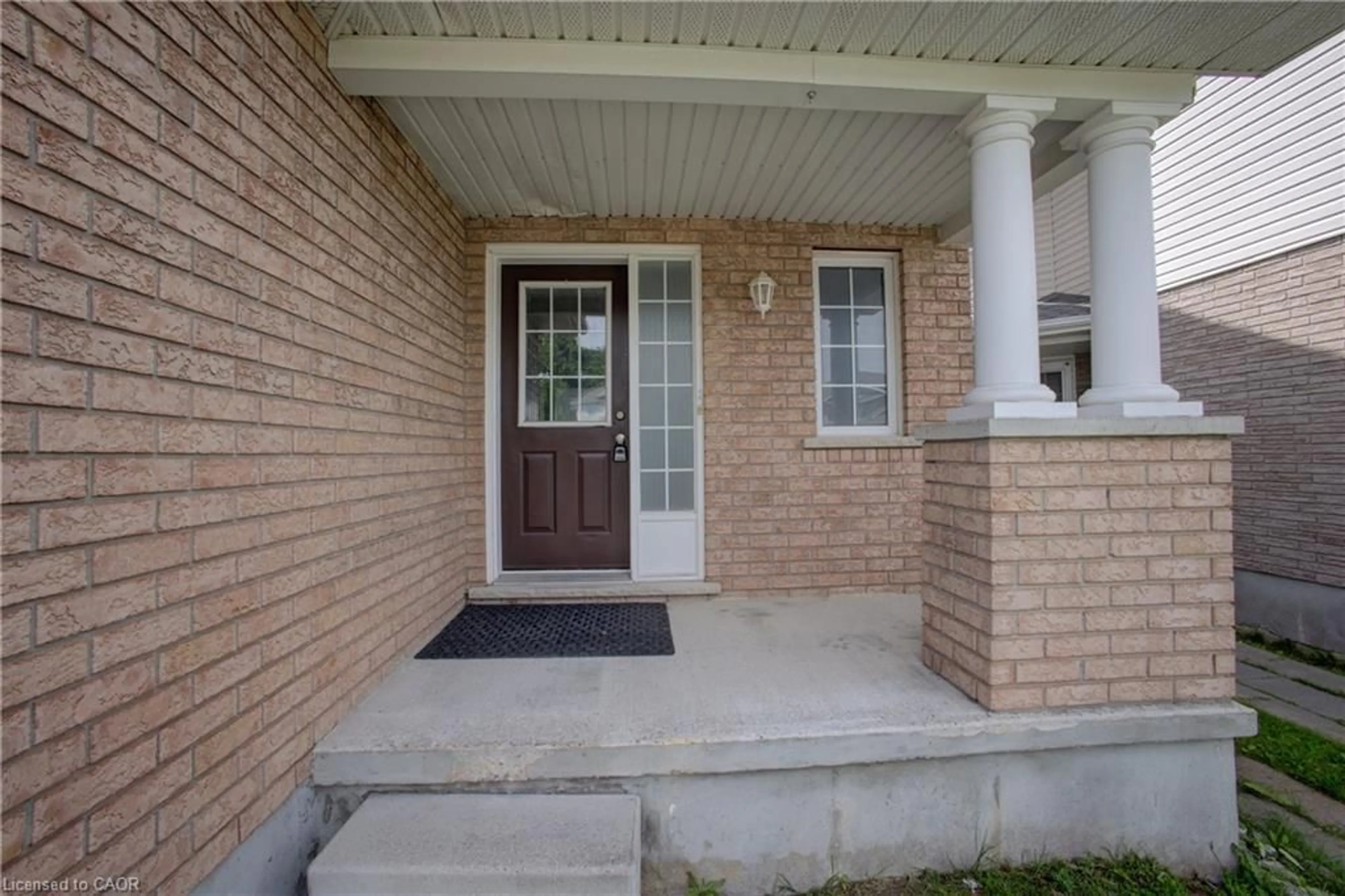 Indoor entryway for 271 Highbrook Cres, Kitchener Ontario N2E 3S6