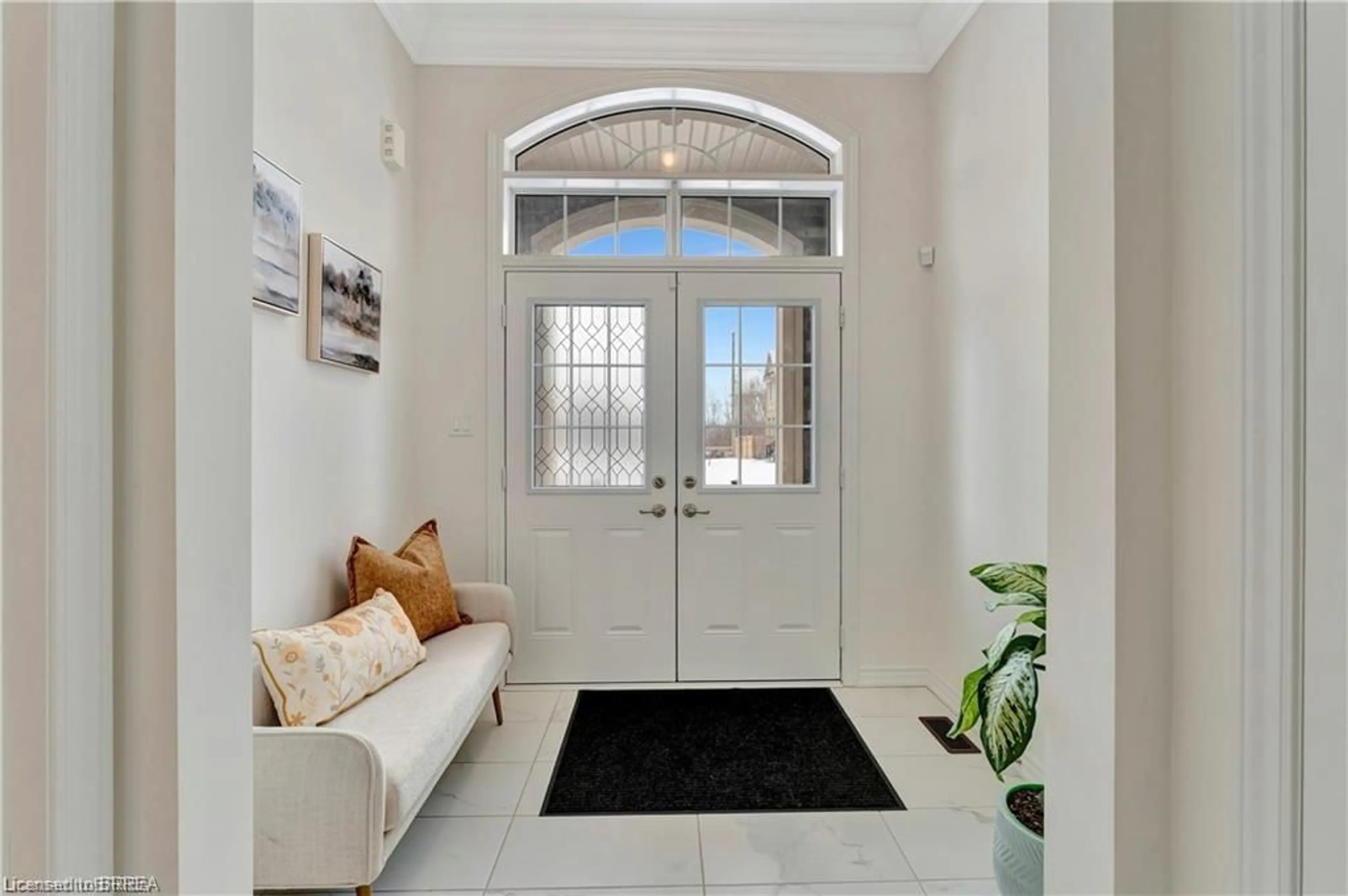 Indoor entryway for 63 Flagg Ave, Paris Ontario N3L 0K1