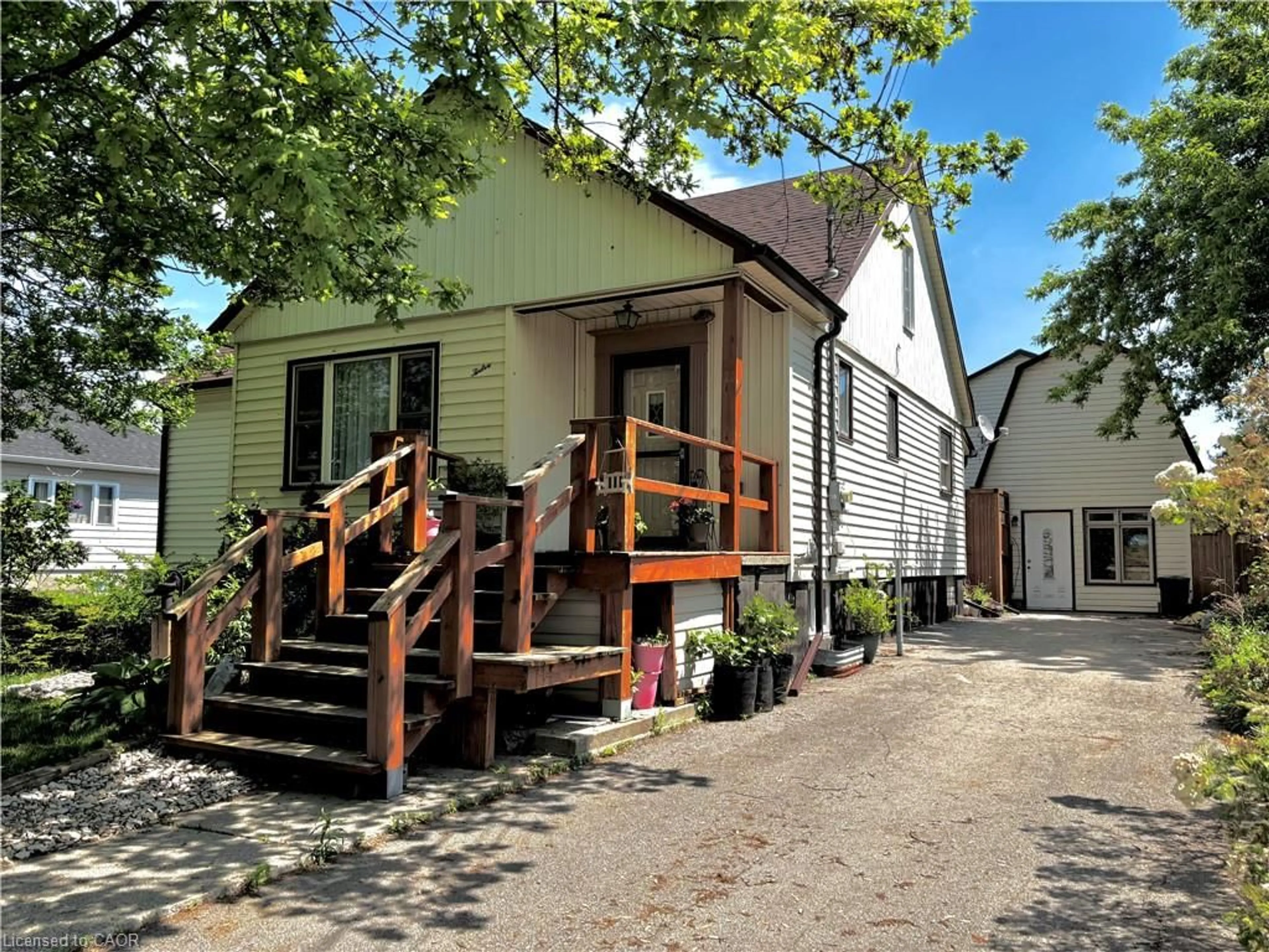 Patio, street for 12 Walpole Dr, Jarvis Ontario N0A 1J0