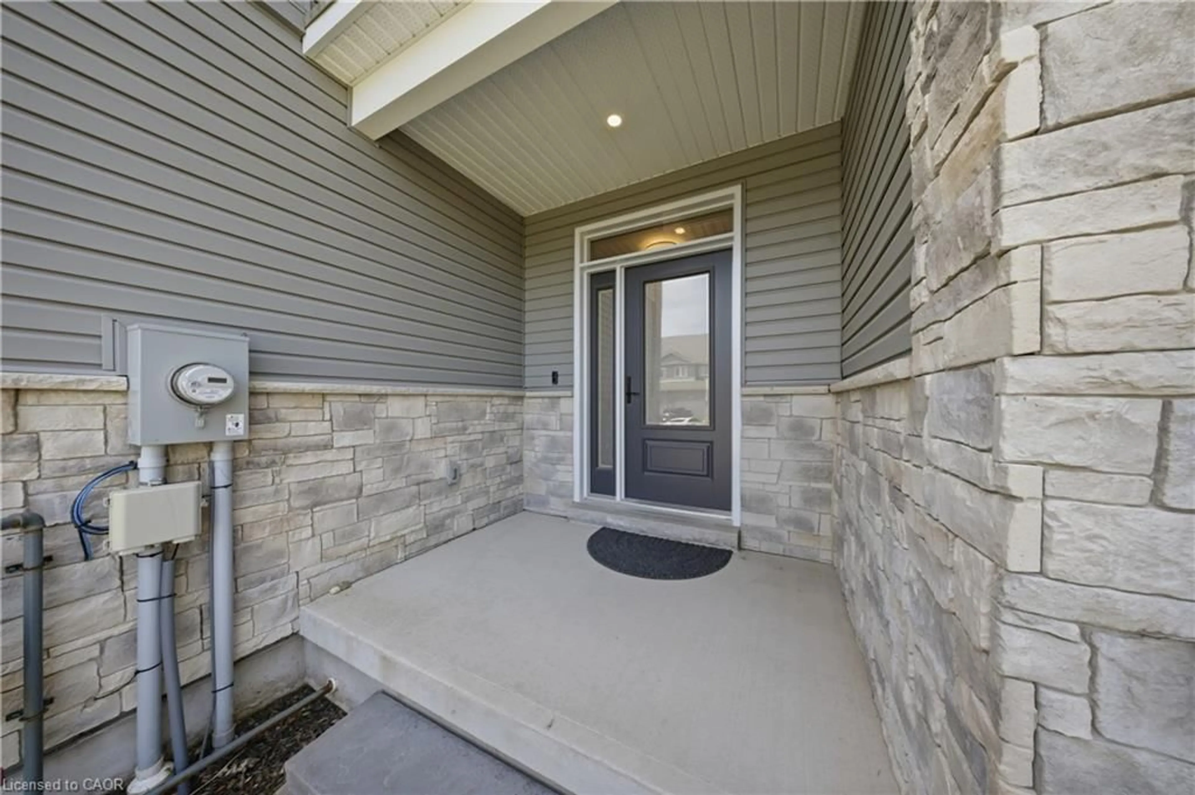 Indoor entryway for 107 Stephenson Way, Palmerston Ontario N0G 2P0