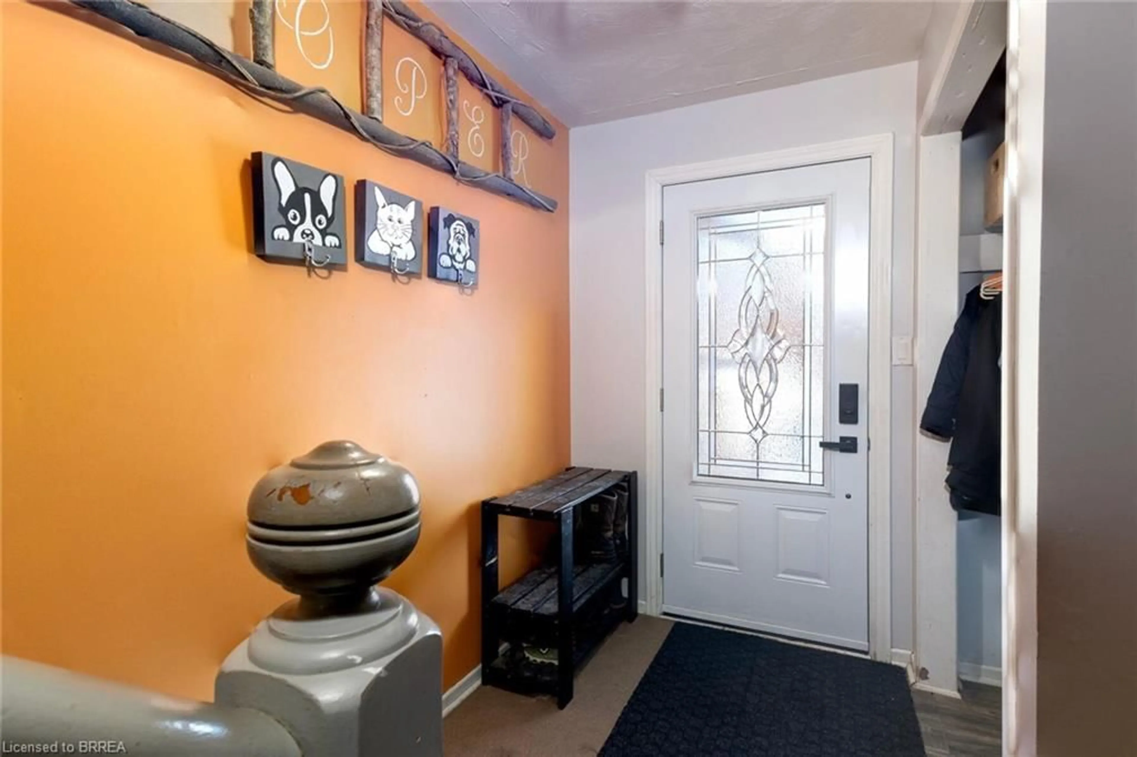 Indoor entryway for 38 Mowat St, Stratford Ontario N5A 2B7