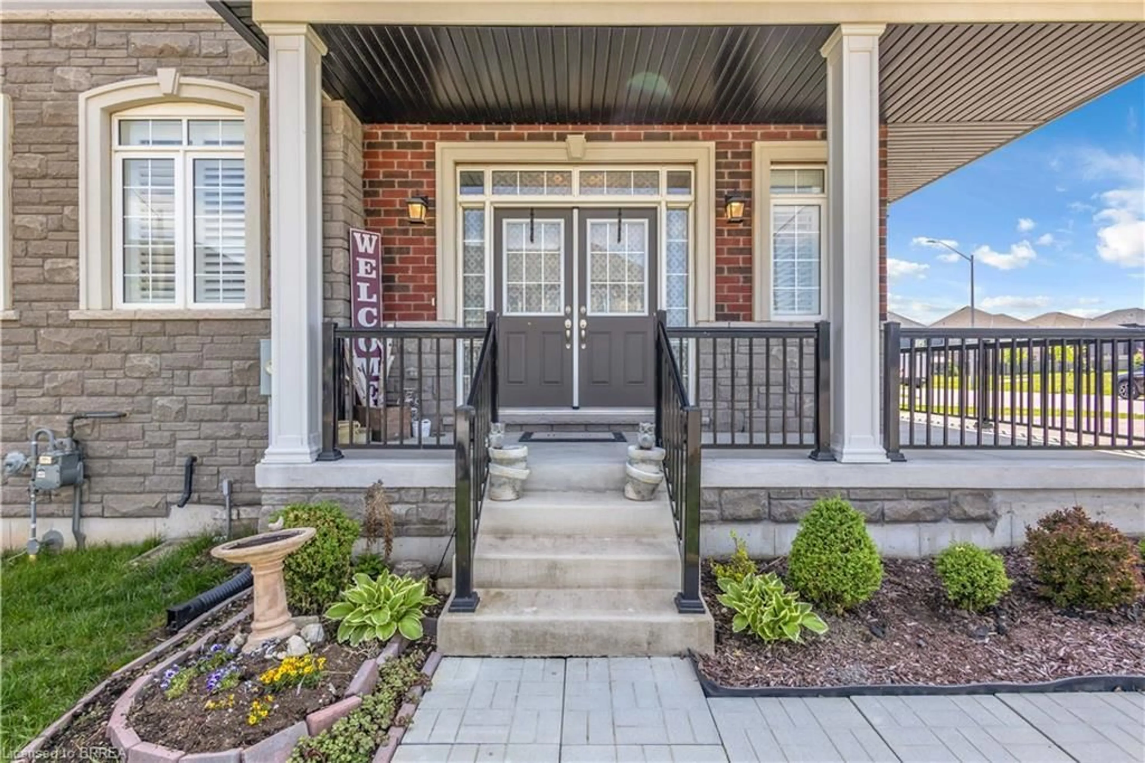 Indoor entryway for 2 Doug Foulds Way, Paris Ontario N3L 0K2