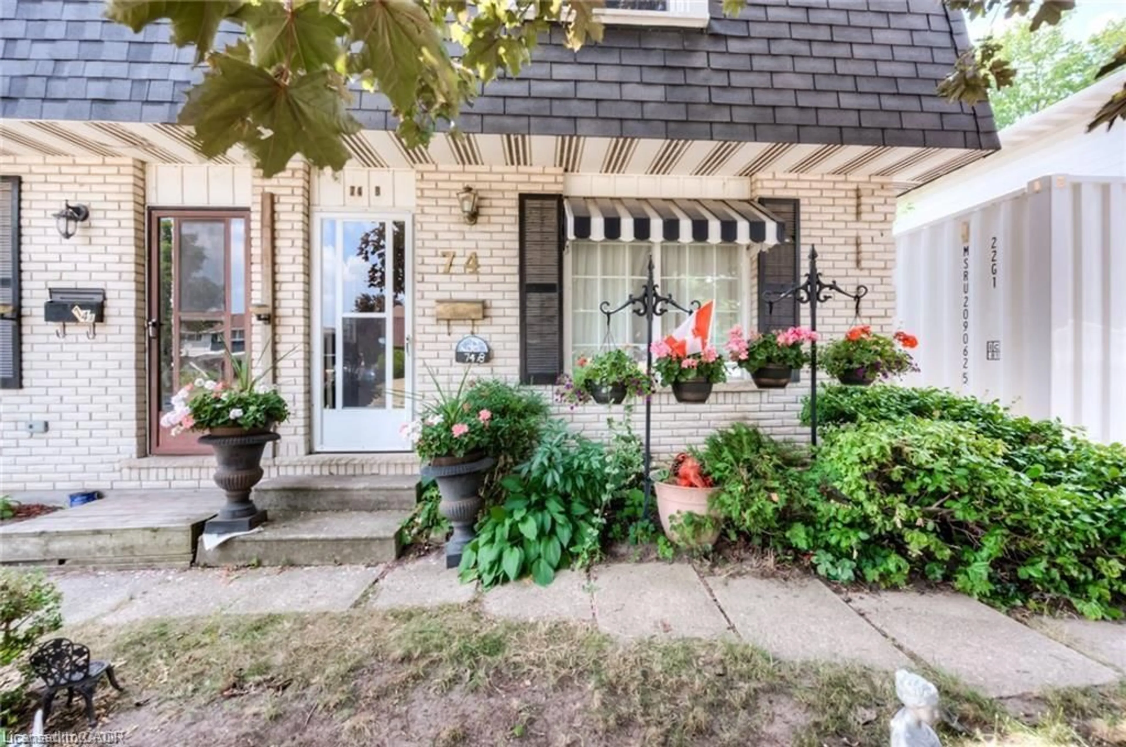 Unknown for 74 Lillian Dr #B, Waterloo Ontario N2J 4J9