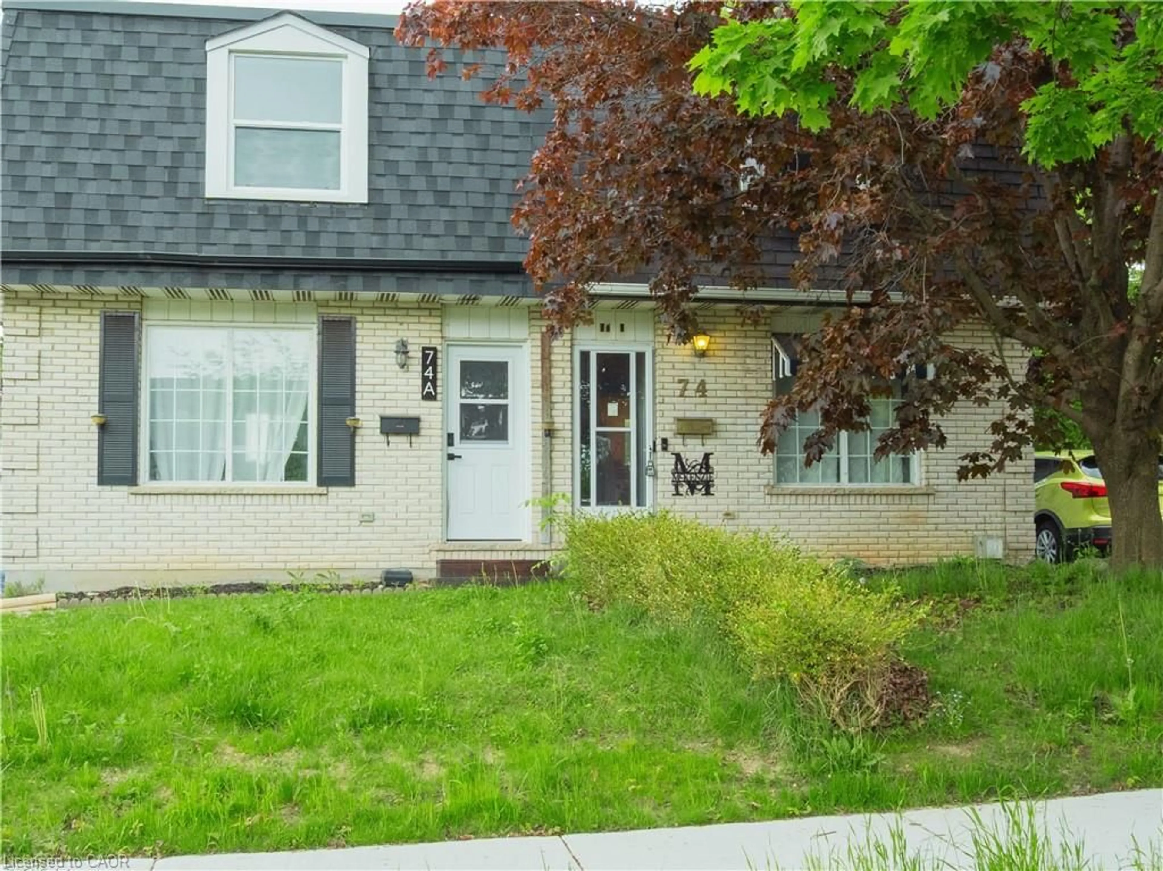 Home with vinyl exterior material, street for 74 Lillian Dr #B, Waterloo Ontario N2J 4J9