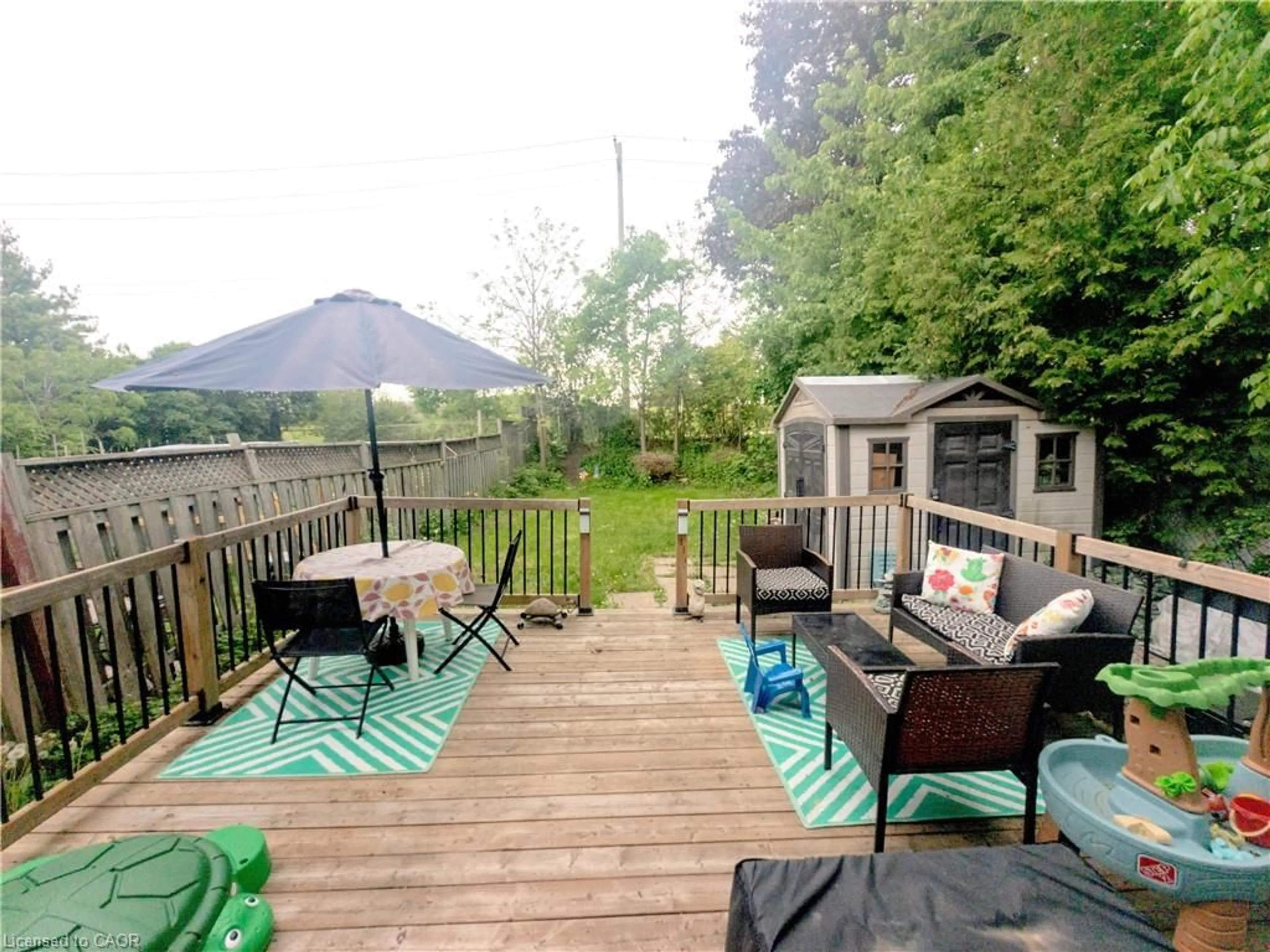Patio, unknown for 74 Lillian Dr #B, Waterloo Ontario N2J 4J9