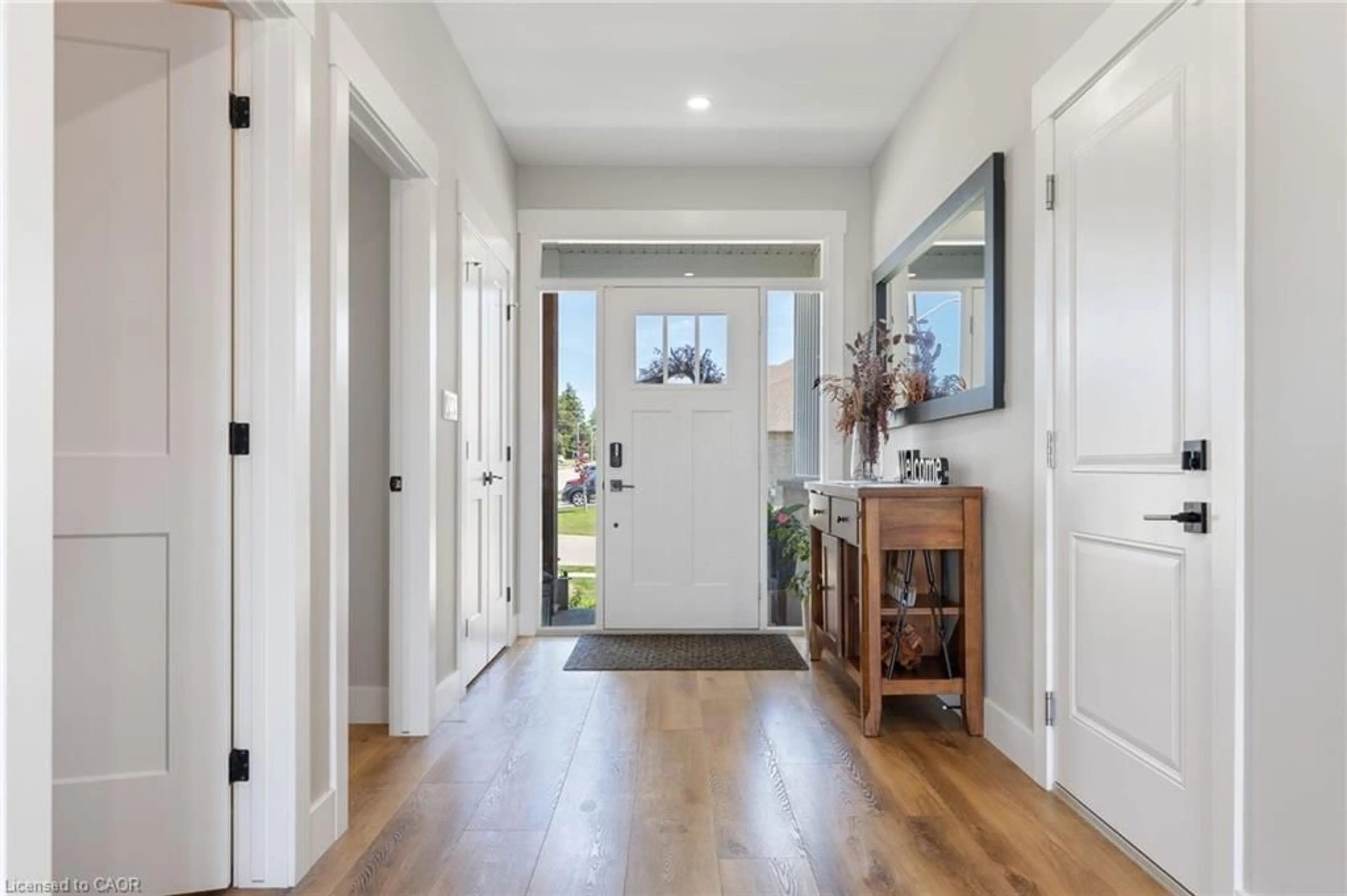 Indoor entryway for 155 Gibbons St, Waterford Ontario N0E 1Y0
