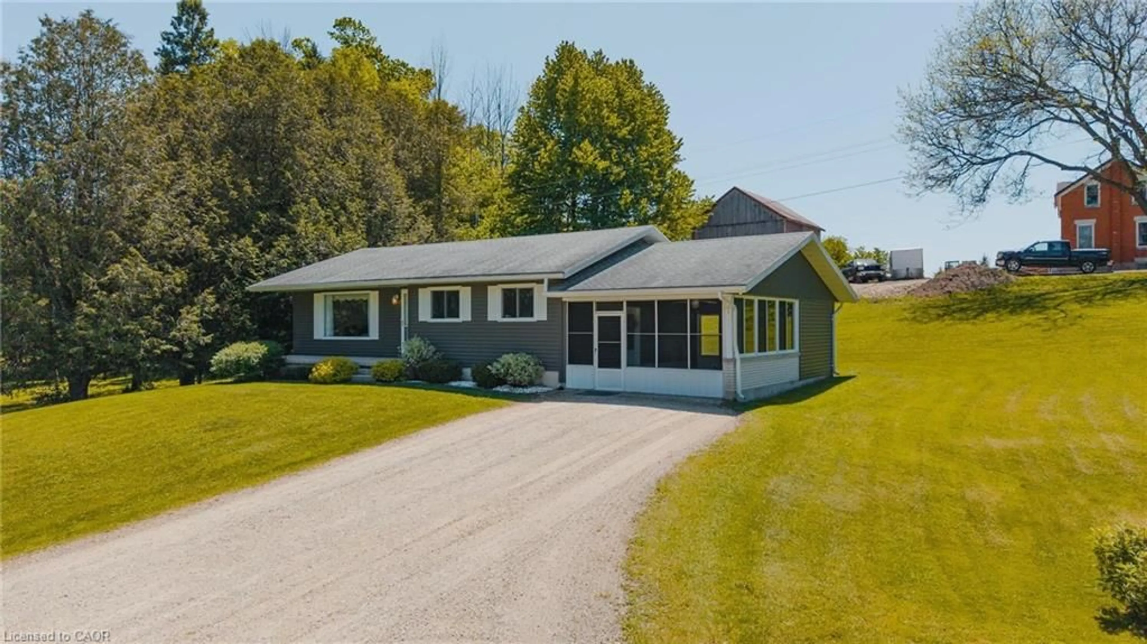 A pic from outside/outdoor area/front of a property/back of a property/a pic from drone, unknown for 149 Maitland St, Wingham Ontario N0G 2W0