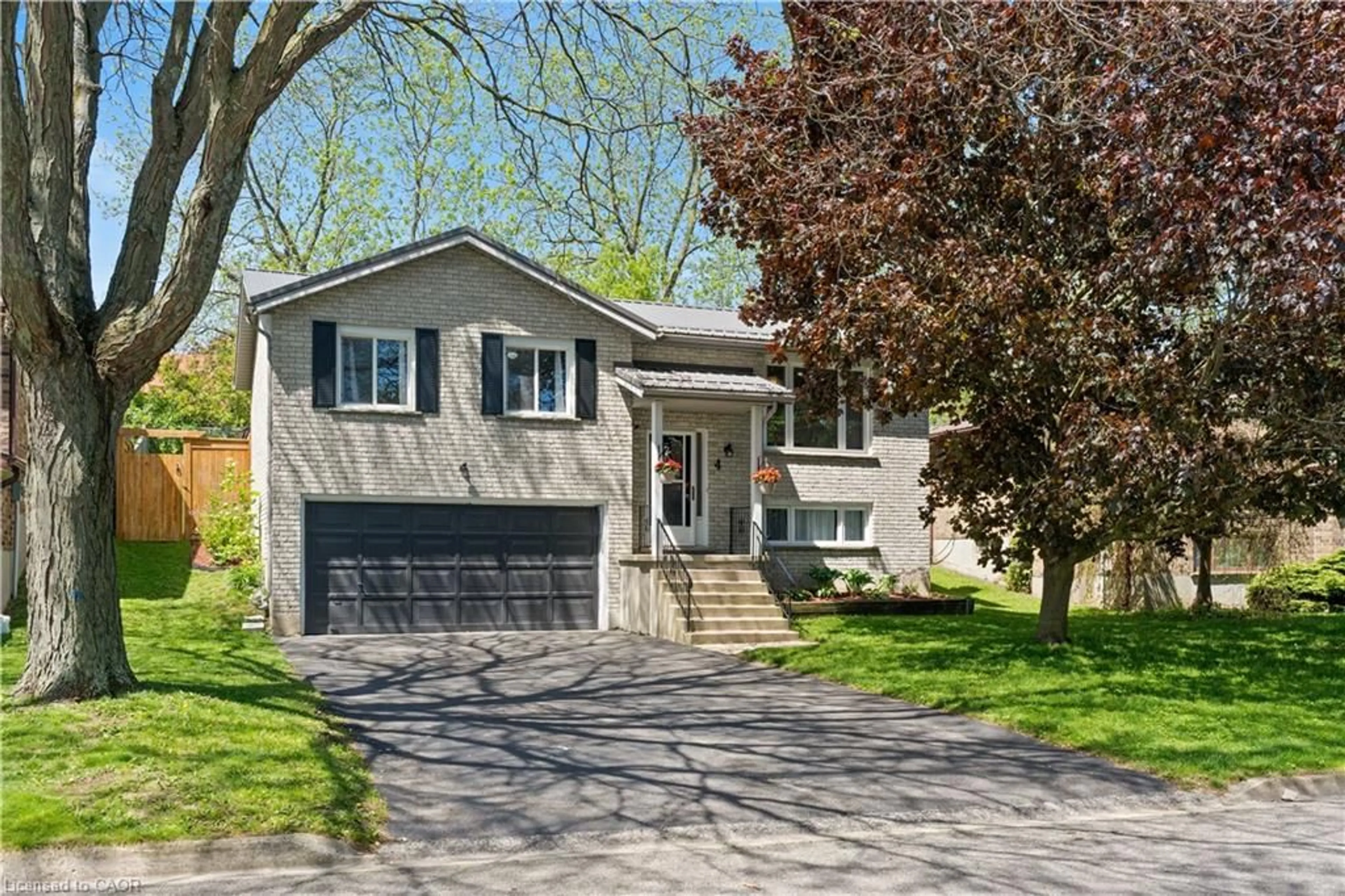 Home with vinyl exterior material, street for 4 Brant St, Simcoe Ontario N3Y 5G2