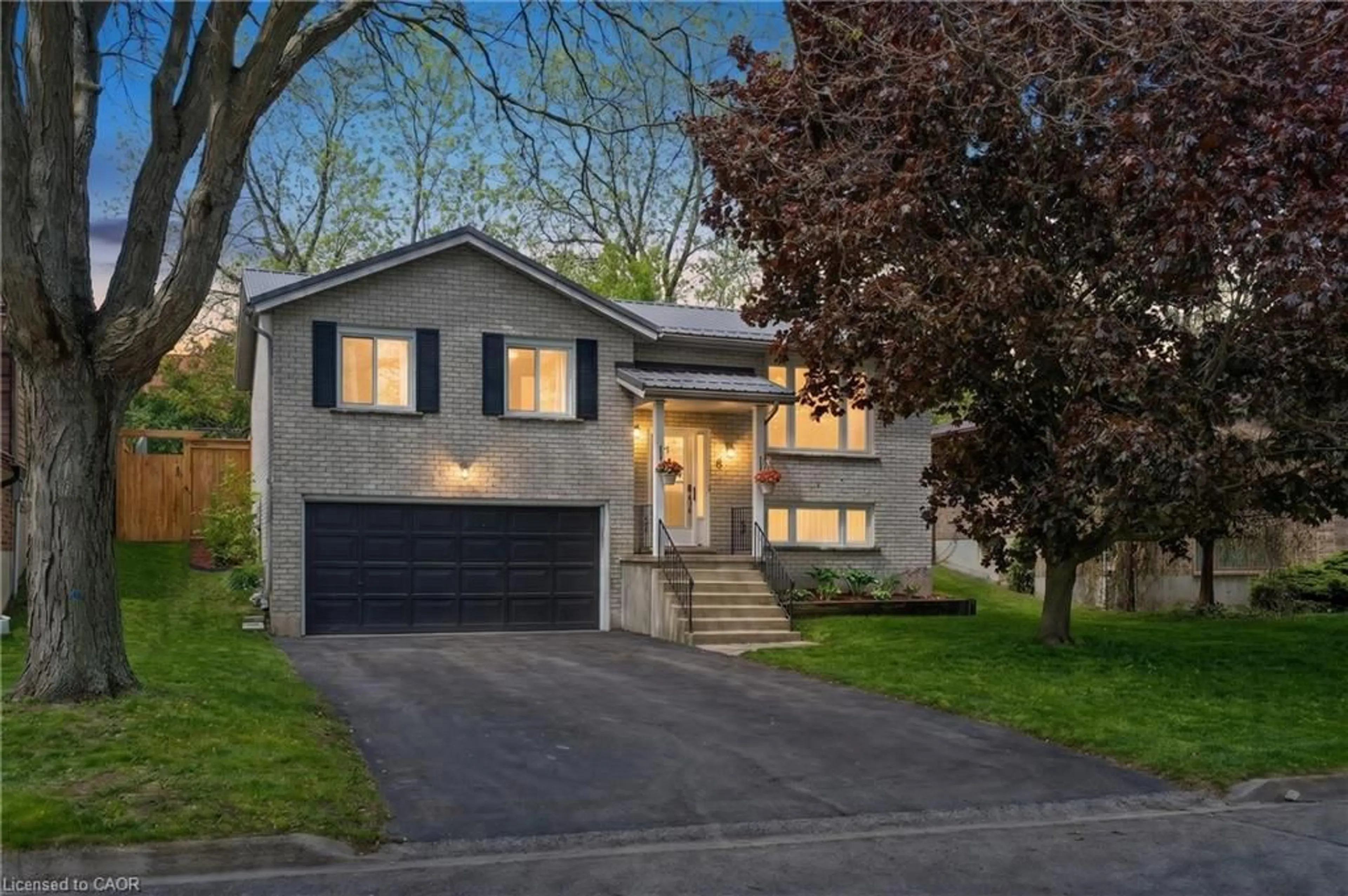 Unknown for 4 Brant St, Simcoe Ontario N3Y 5G2