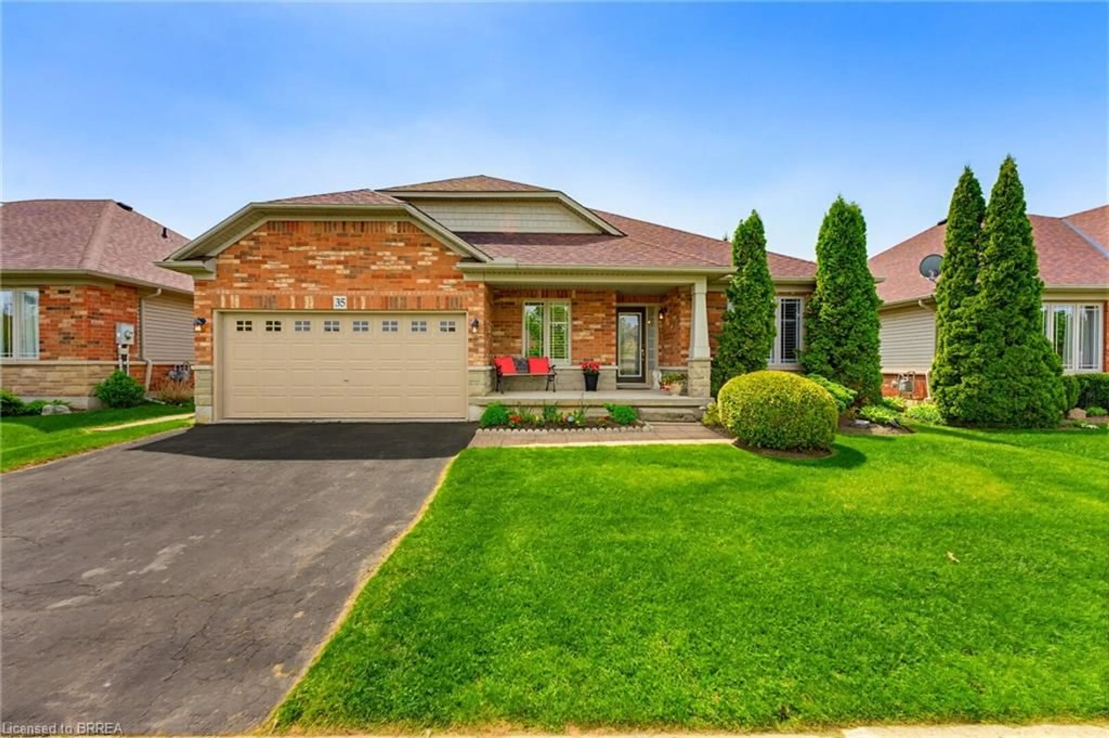 Home with brick exterior material, street for 35 Cobblestone Dr, Paris Ontario N3L 4G1