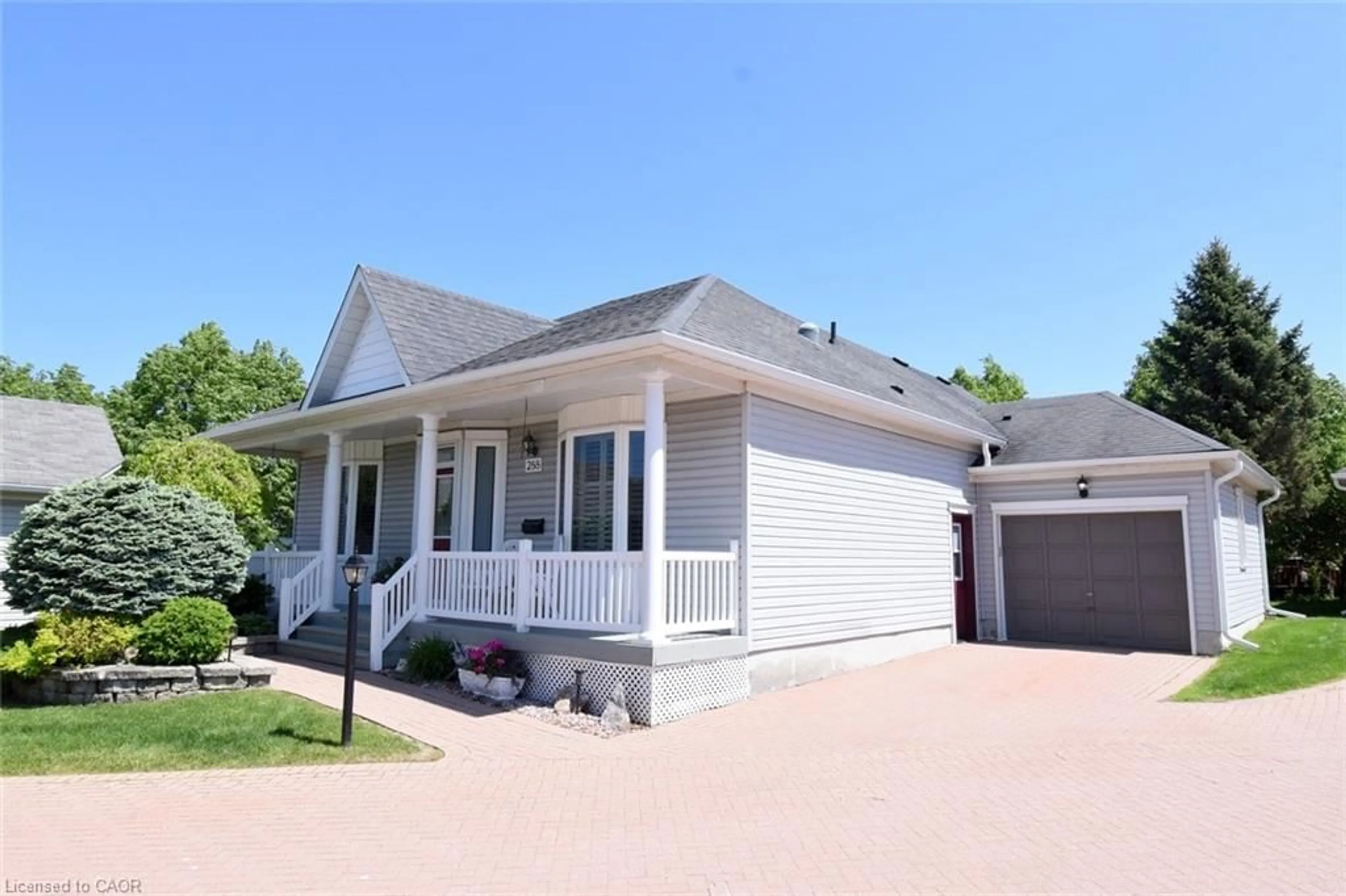 Home with vinyl exterior material, street for 288 Silverbirch Blvd, Mount Hope Ontario L0R 1W0