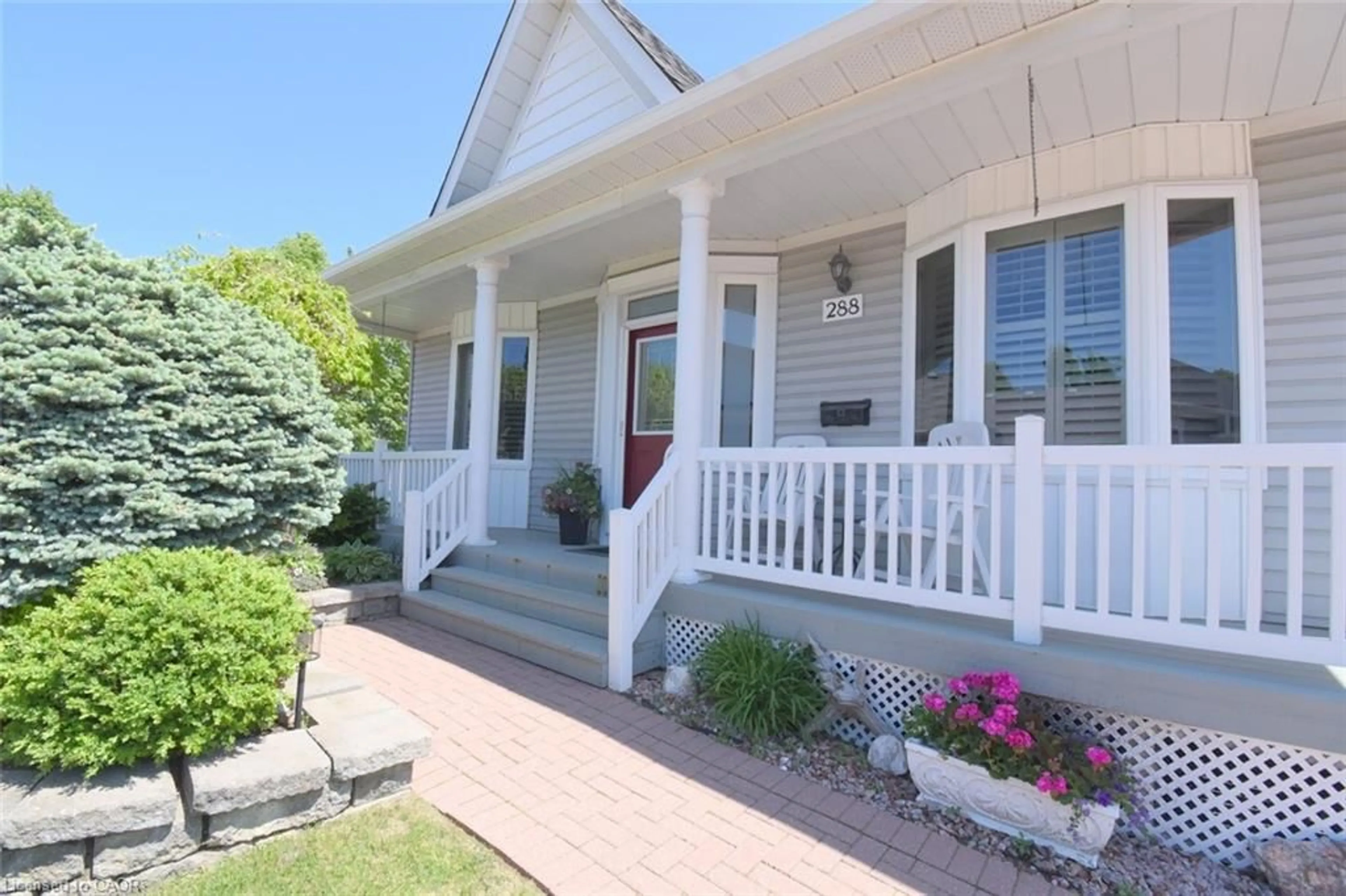 Home with vinyl exterior material, street for 288 Silverbirch Blvd, Mount Hope Ontario L0R 1W0
