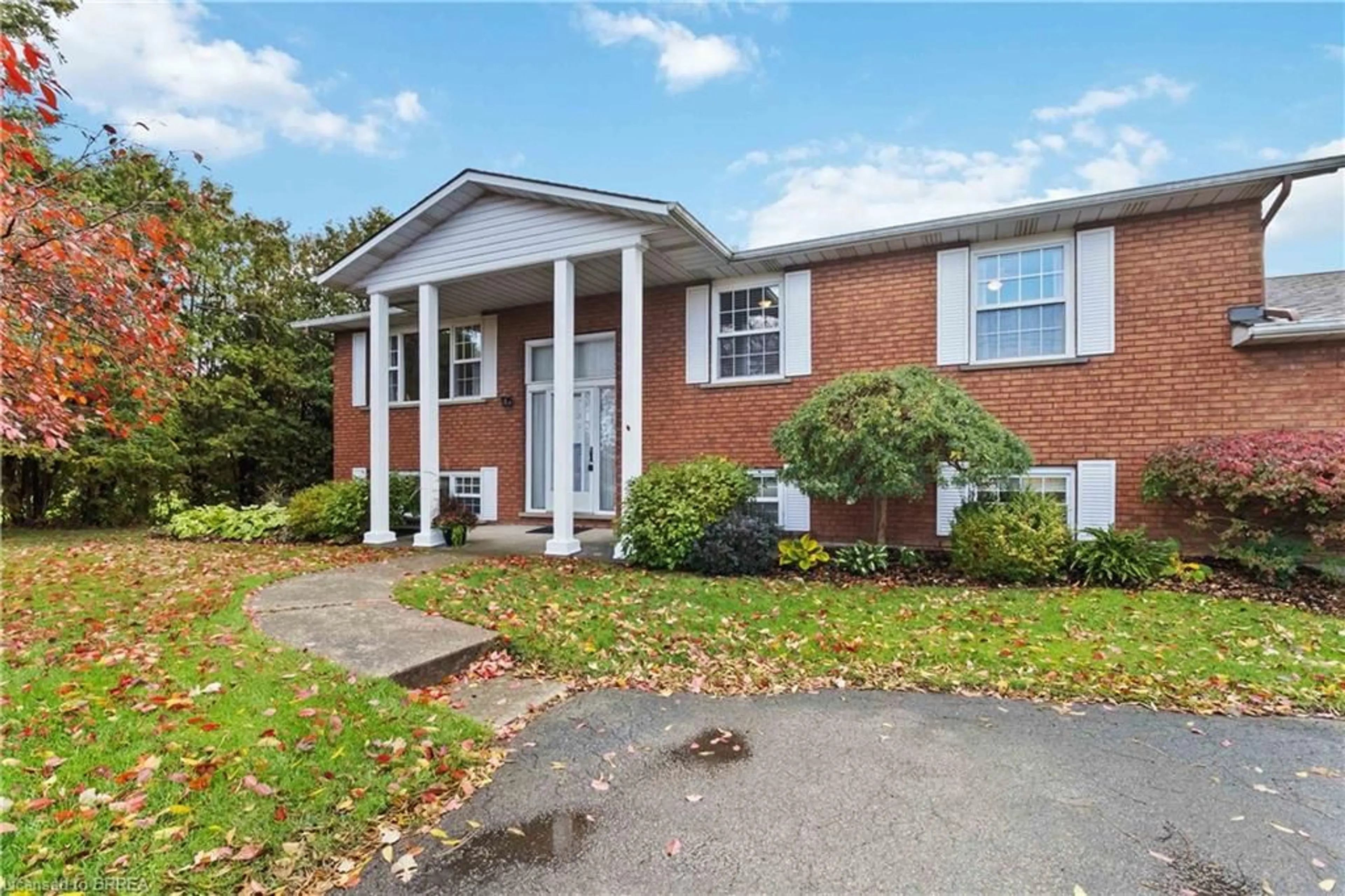 Home with brick exterior material, street for 725 Hwy 54, Brantford Ontario N3S 0G2