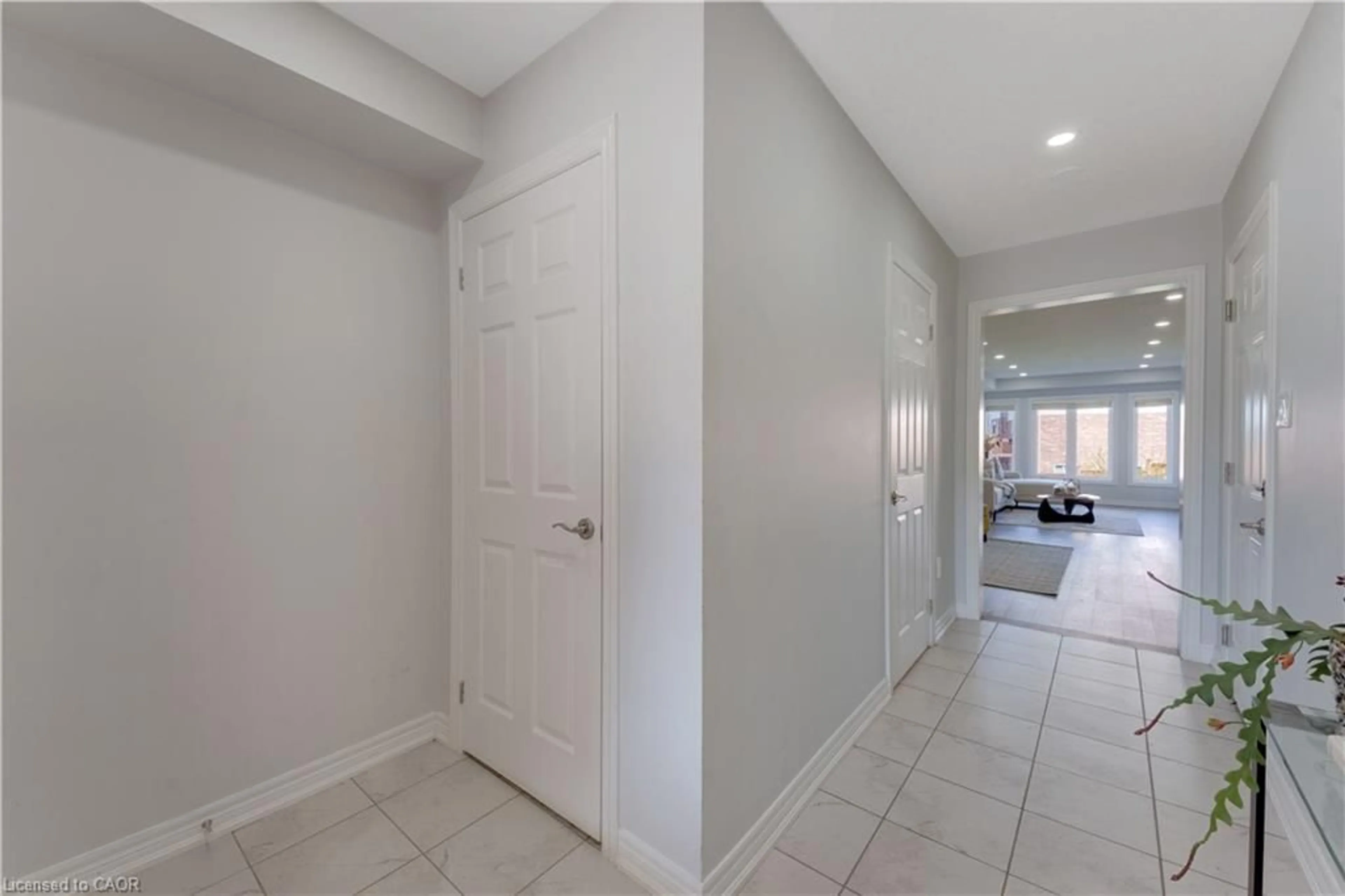 Indoor entryway for 740 Linden Dr #4, Cambridge Ontario N3H 0C9