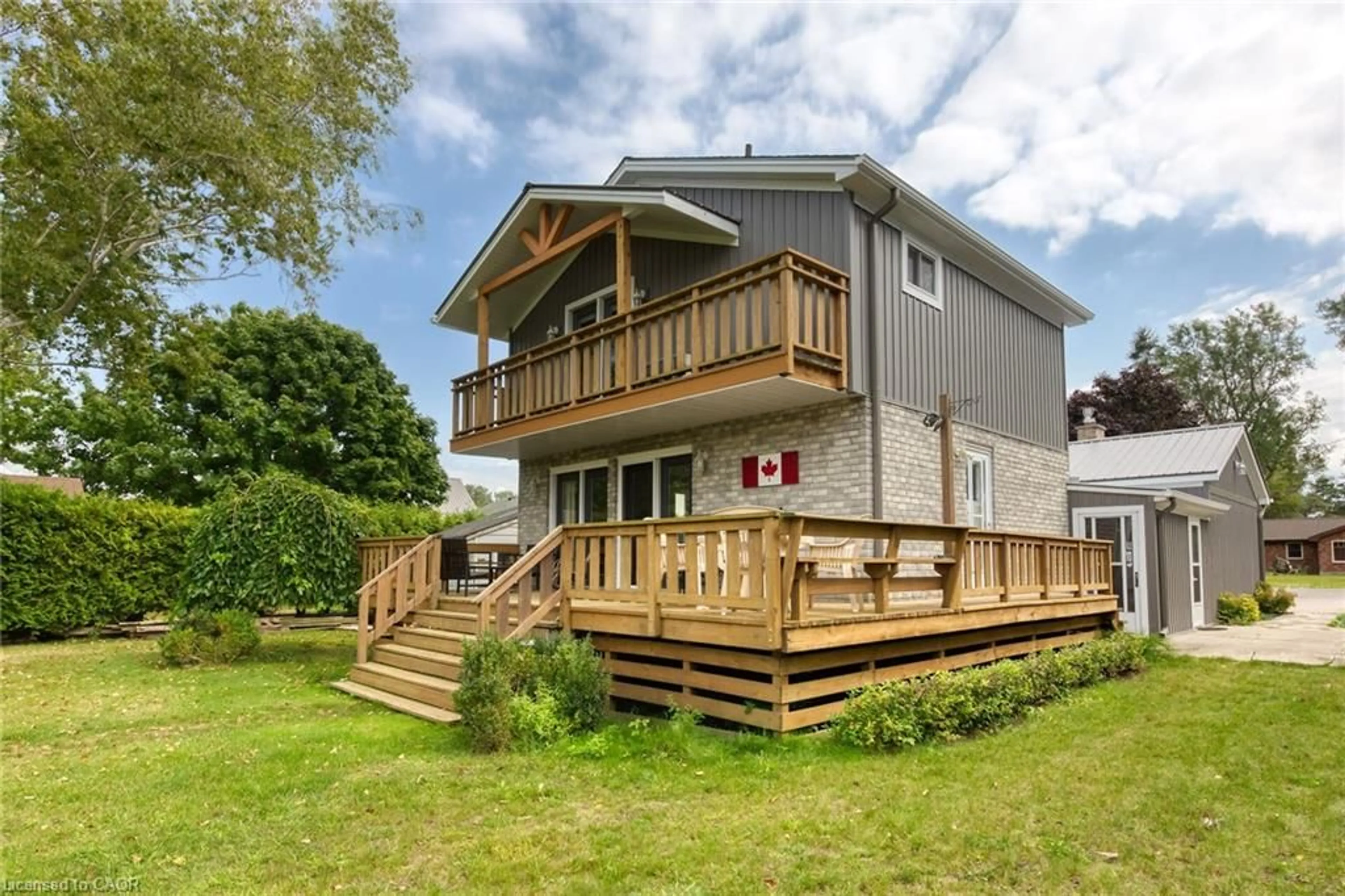 Patio, building for 270 Erie Blvd, Long Point Ontario N0E 1M0