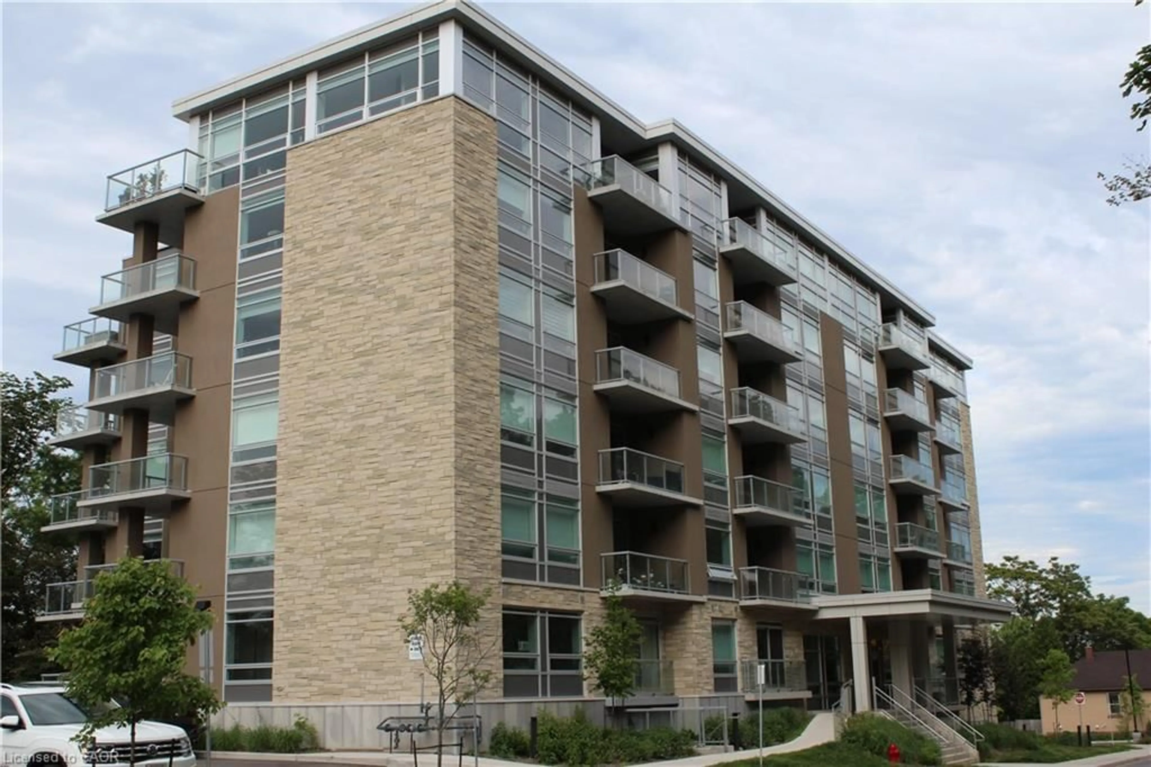 Unknown for 479 Charlton Ave #308, Hamilton Ontario L8N 0B4