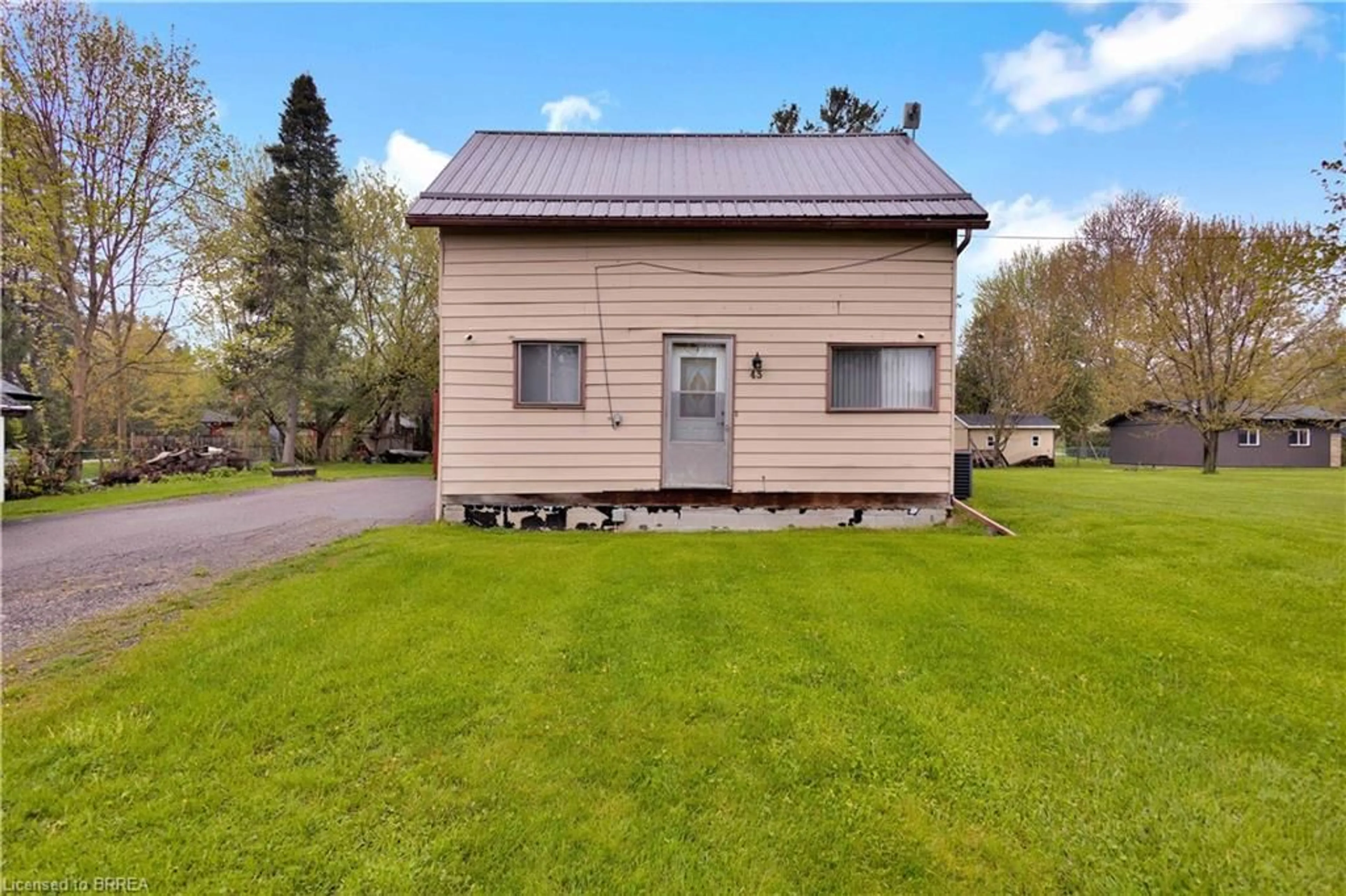 Shed for 43 Ontario St, Harrisburg Ontario N3L 3E1