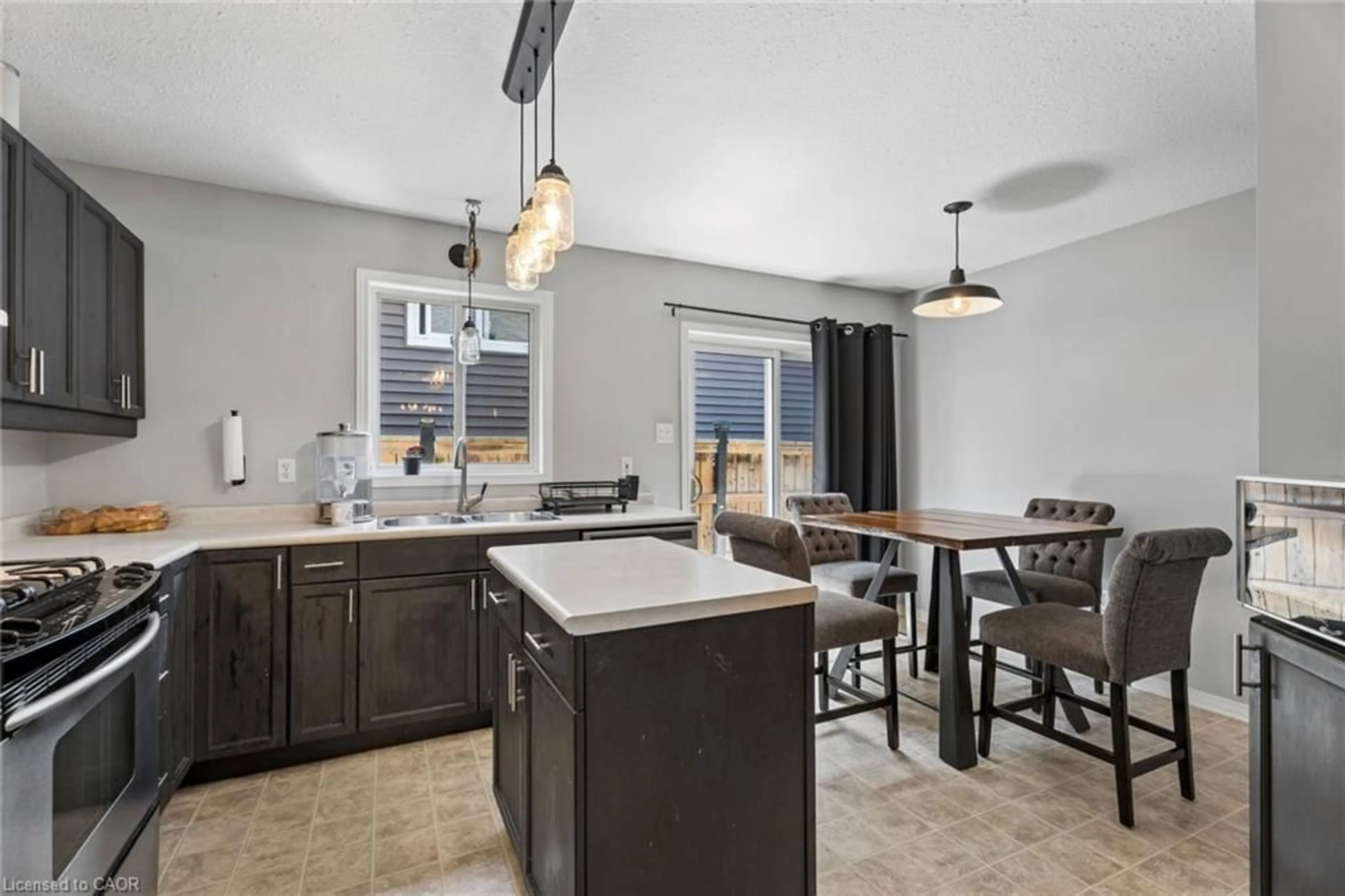 Open concept kitchen, ceramic/tile floor for 56 Golden Acres Dr, Smithville Ontario L0R 2A0