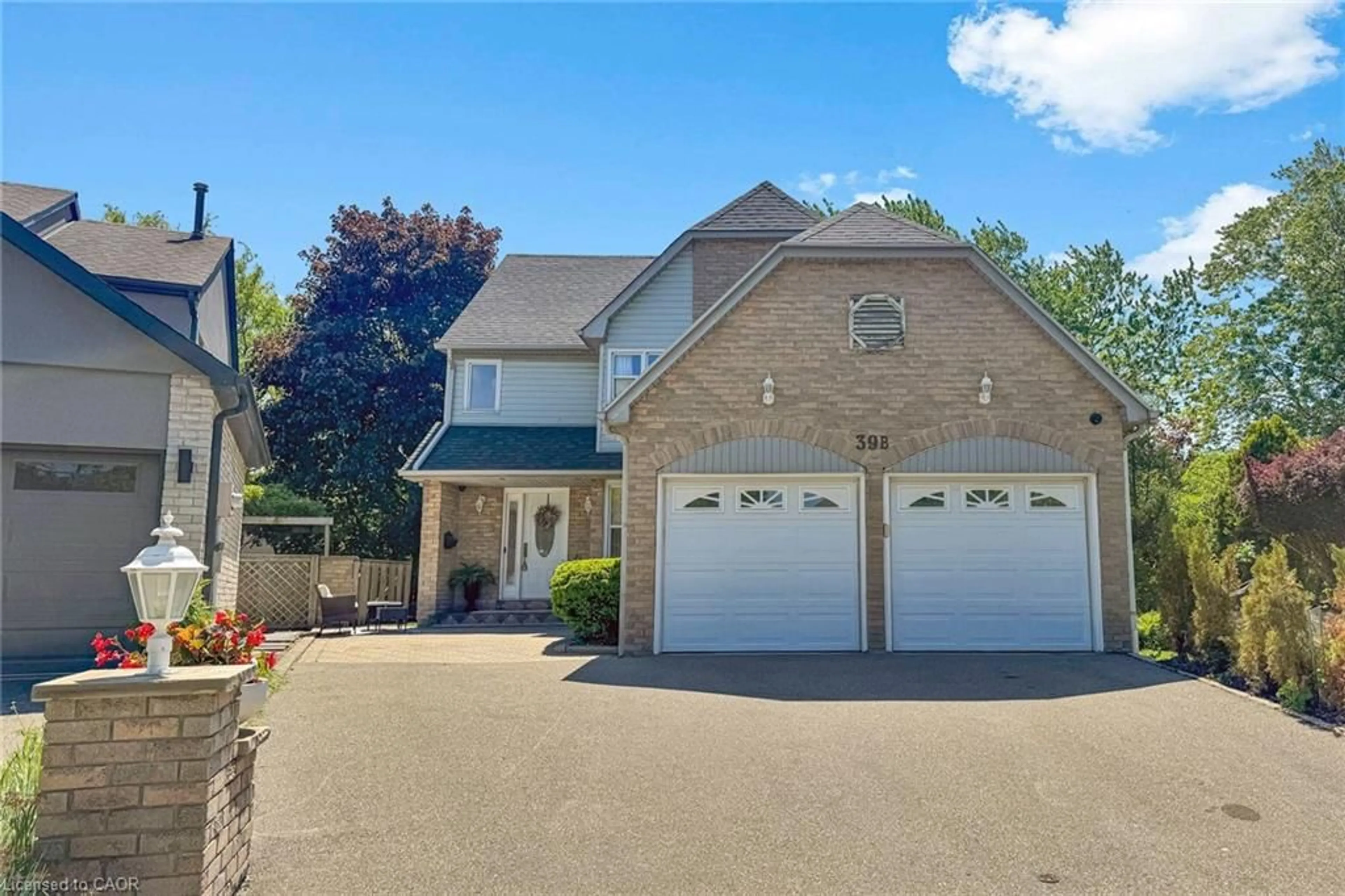 Unknown for 39B Newington Cres, Toronto Ontario M9C 5B7