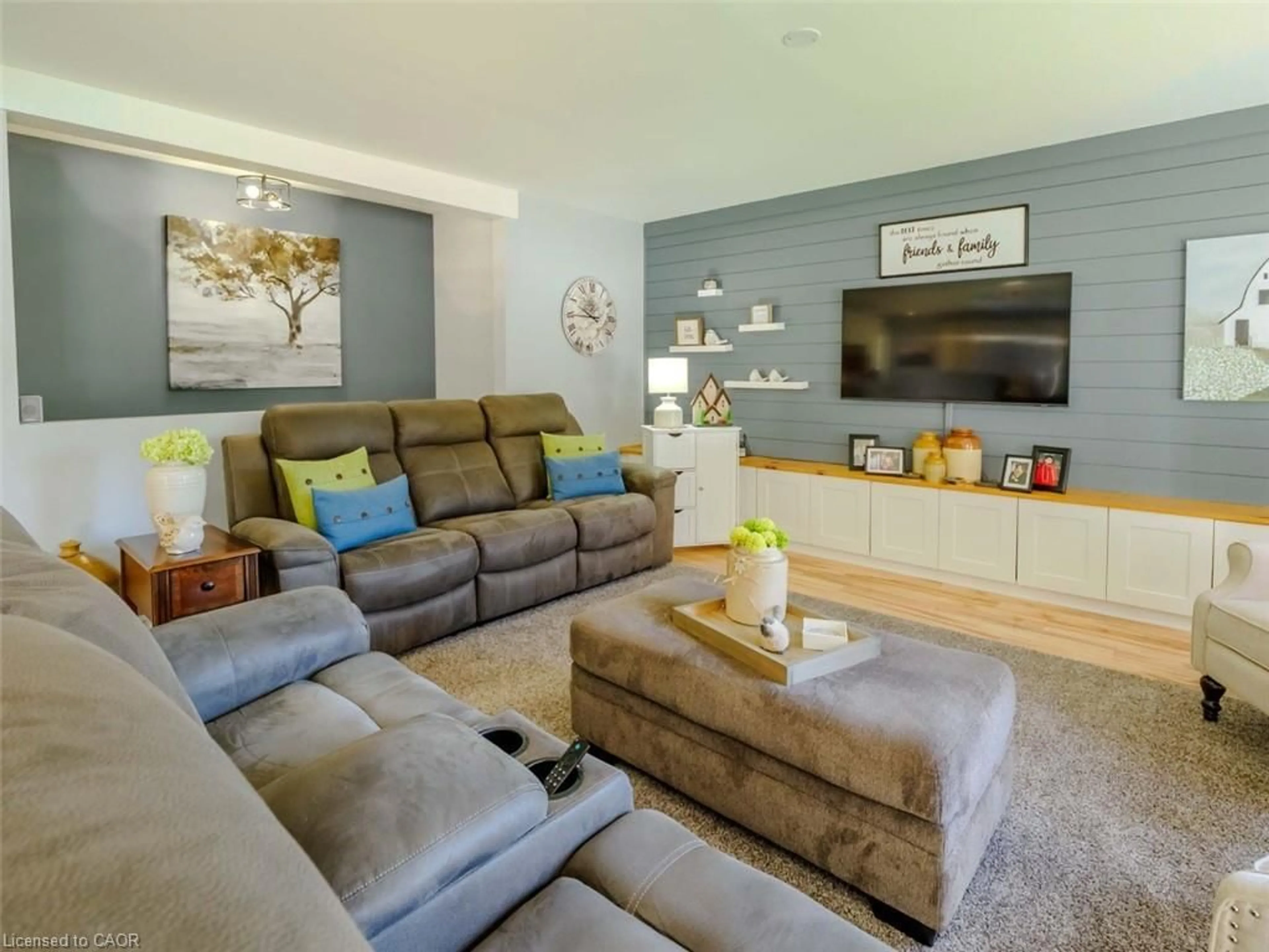 Living room with furniture, unknown for 7 Irving Crt, Port Dover Ontario N0A 1N4