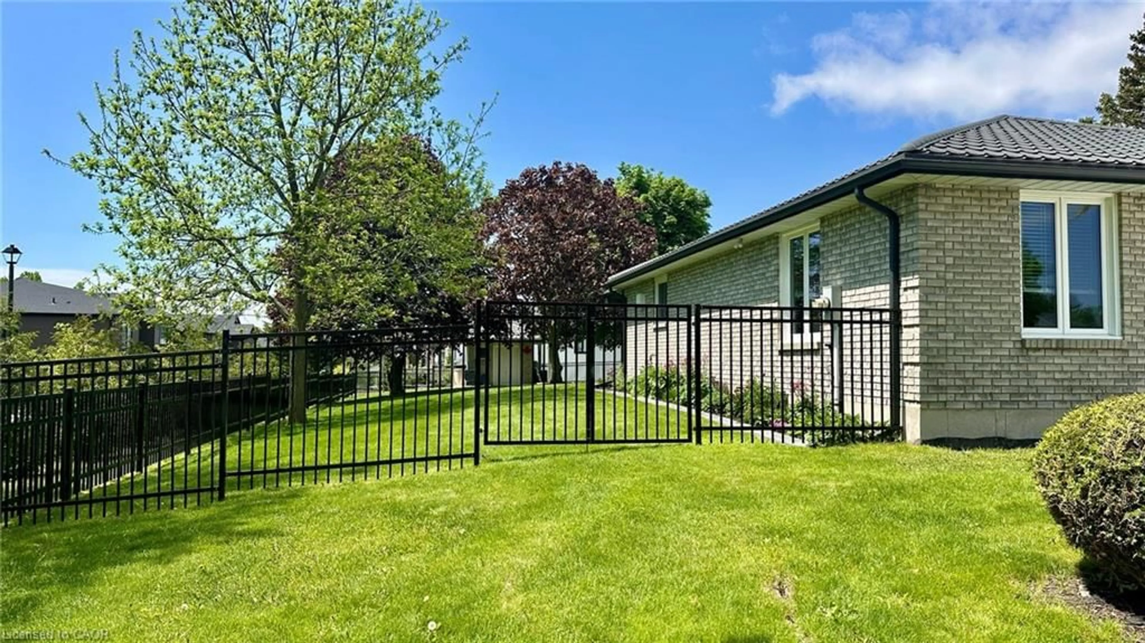 A pic from outside/outdoor area/front of a property/back of a property/a pic from drone, street for 1 Edenridge Dr, Townsend Ontario N0A 1S0