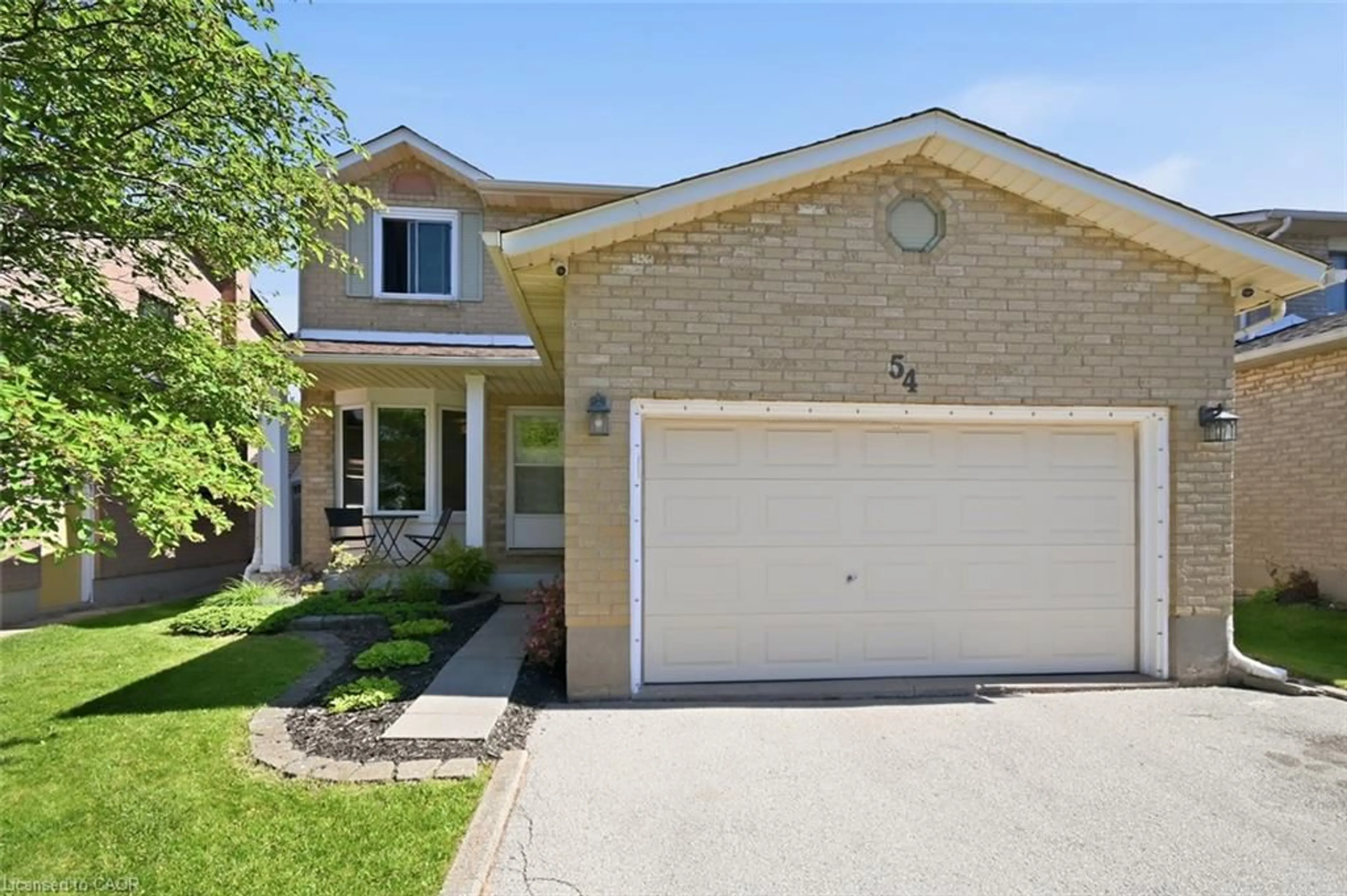 Home with brick exterior material, street for 54 Merritt Cres, Grimsby Ontario L3M 5B7