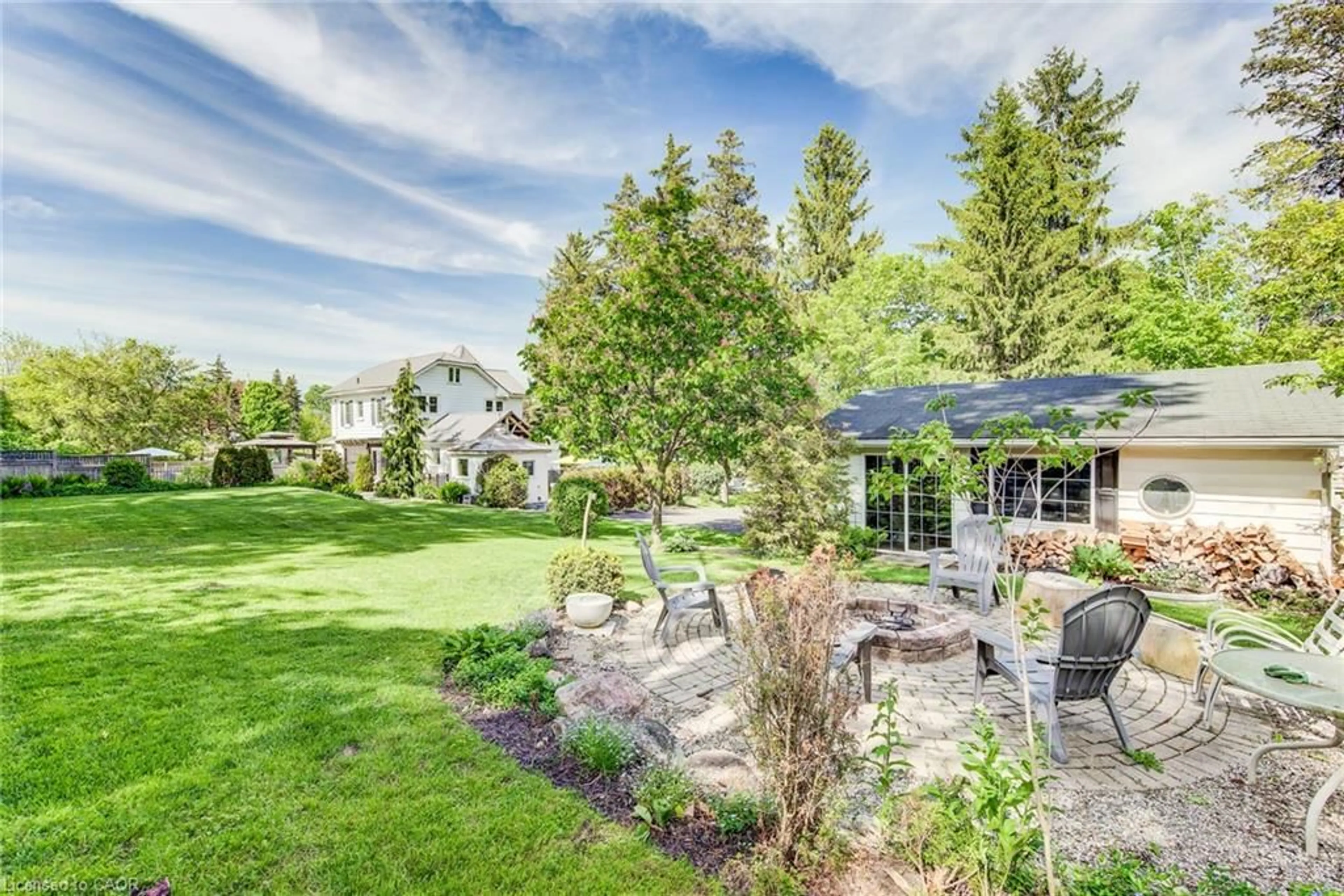 Patio, mountain view for 1521 Bridge St, New Dundee Ontario N0B 2E0