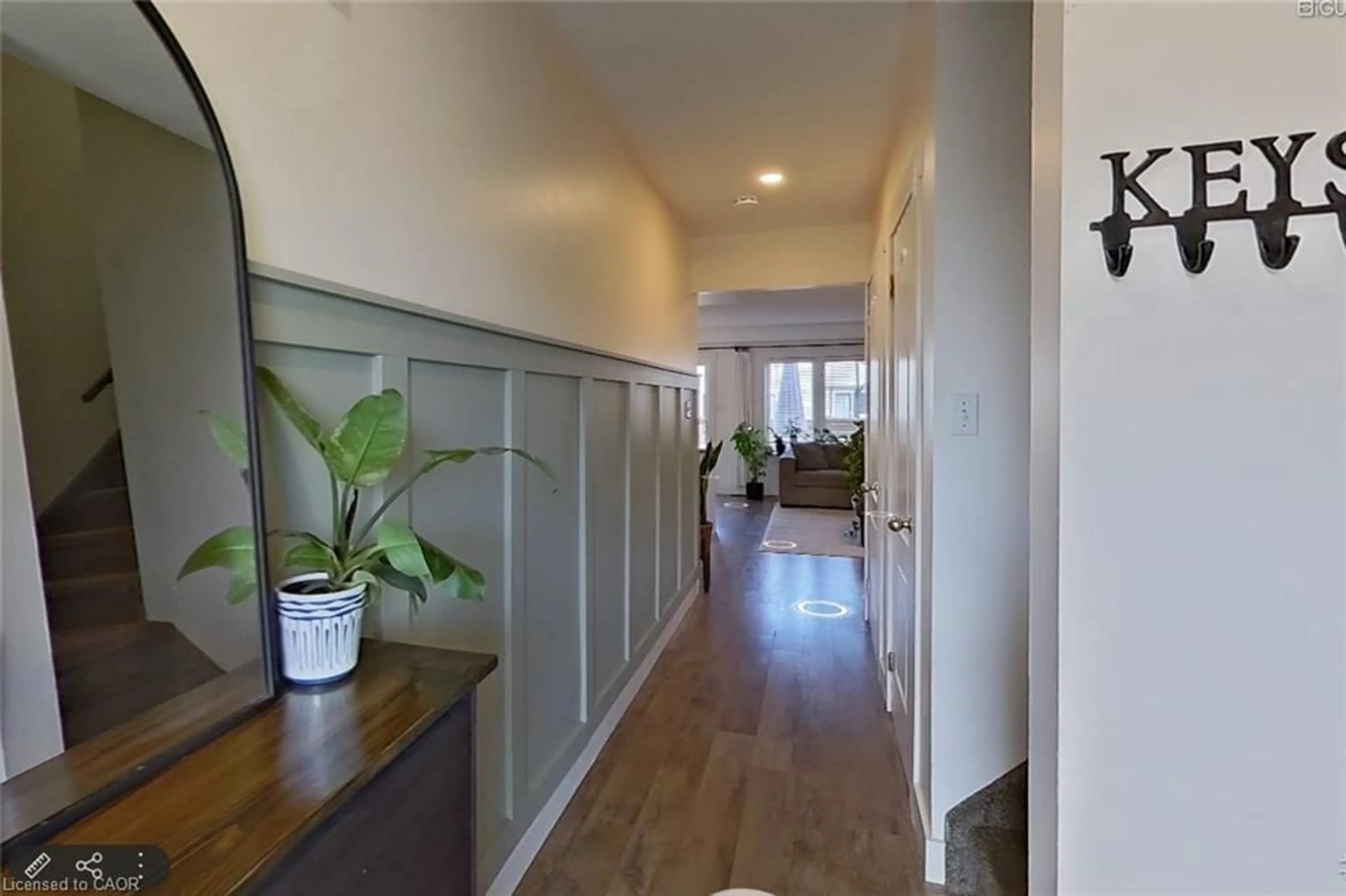 Indoor entryway for 4 Parkside Cres, Angus Ontario L0M 1B3